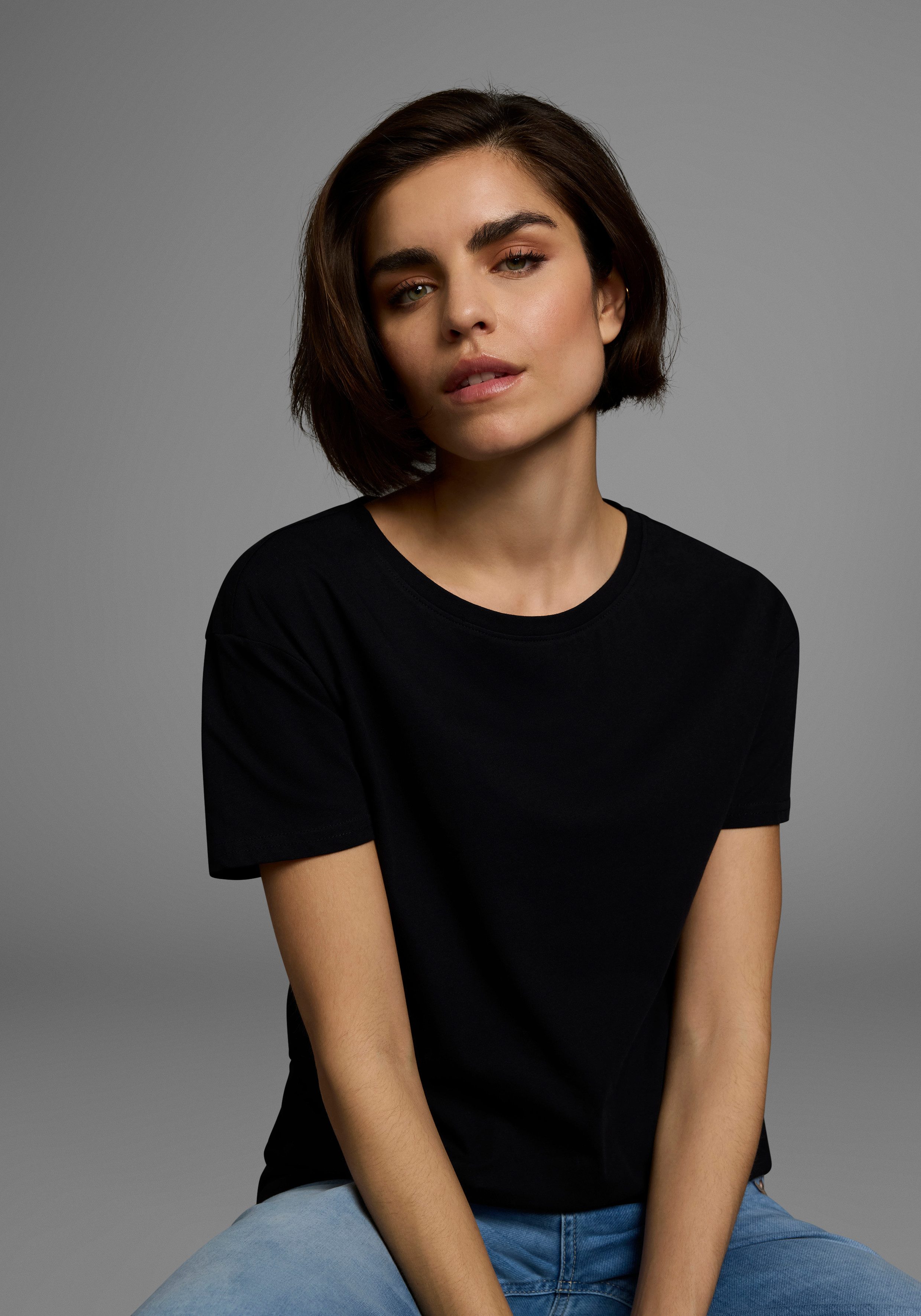 AJC T-Shirt Basic-Stil, Oversize-Passform, Rundhalsausschnitt