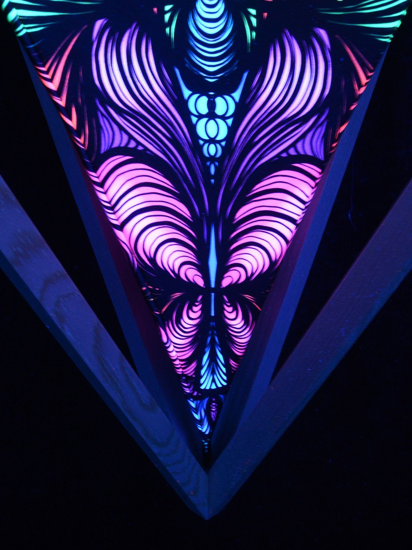 Neon", Wanddekoobjekt PSYWORK UV-aktiv, Raute Spandex unter 3D 60x86cm, leuchtet Field "Magnetic Schwarzlicht Schwarzlicht