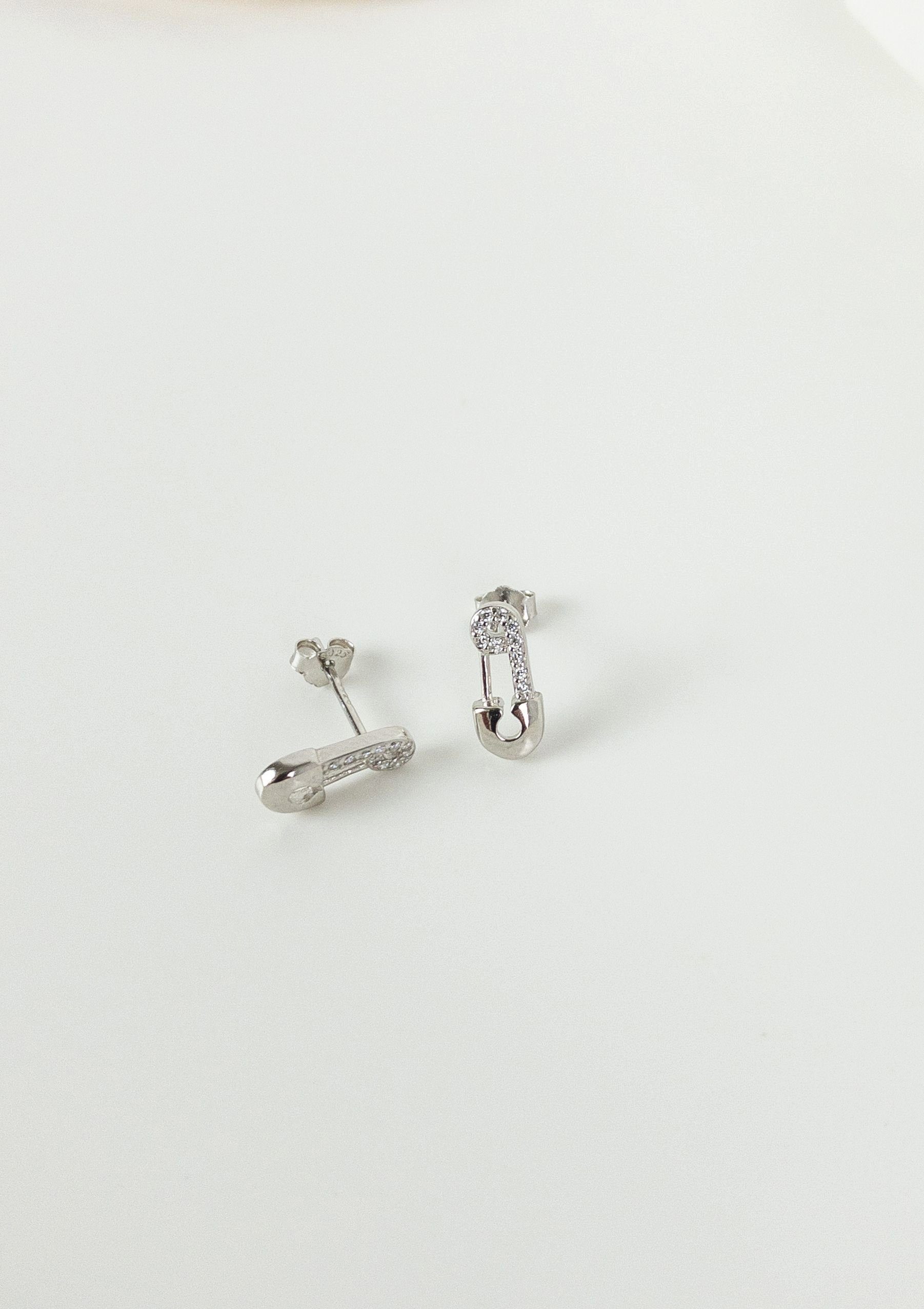 Hey Happiness Paar Ohrstecker Silber Ohrstecker Nadel Zirkonia, 18K vergoldet, Damen Ohrringe Silber 925 Büroklammer Kristalle klein