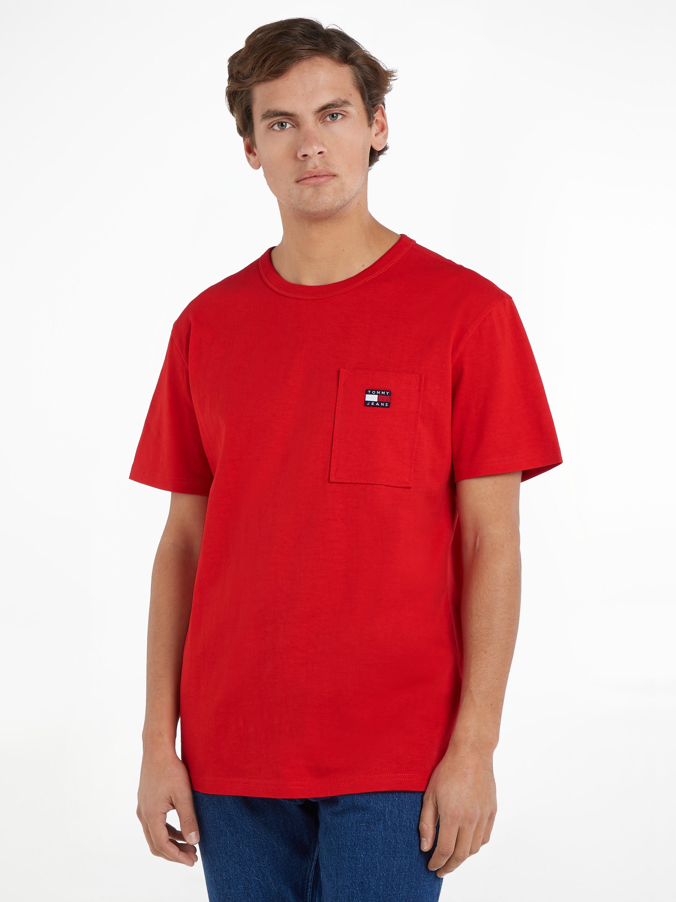 Sie können bis zu sparen Tommy Jeans TJM Crimson Deep CLSC TEE BADGE POCKET T-Shirt