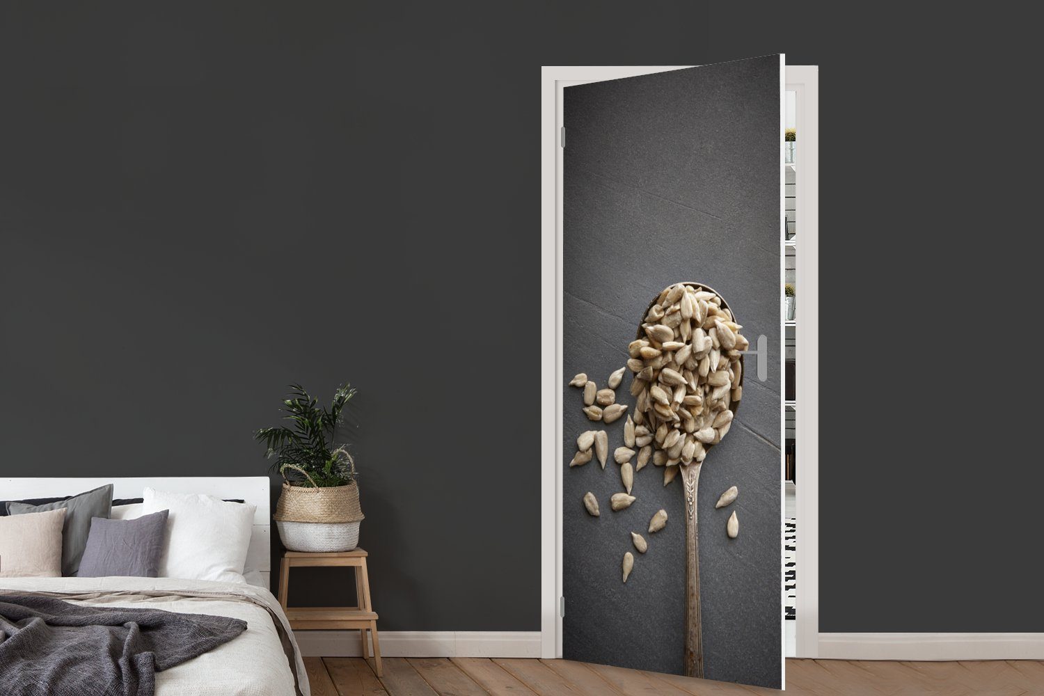 einer Türaufkleber, bedruckt, 75x205 für St), Matt, auf Oberfläche, Tür, Fototapete grauen Weiße Türtapete (1 cm MuchoWow Sonnenblumenkerne