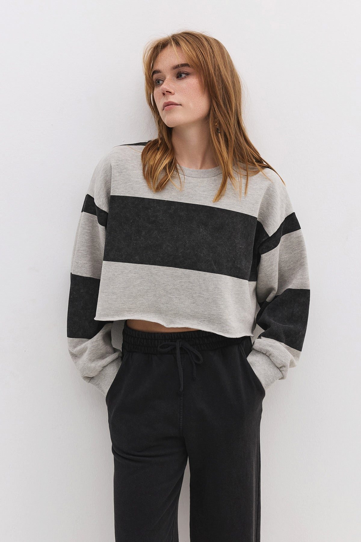 No Matter What Kapuzensweatshirt Gestreiftes Crop-Sweatshirt