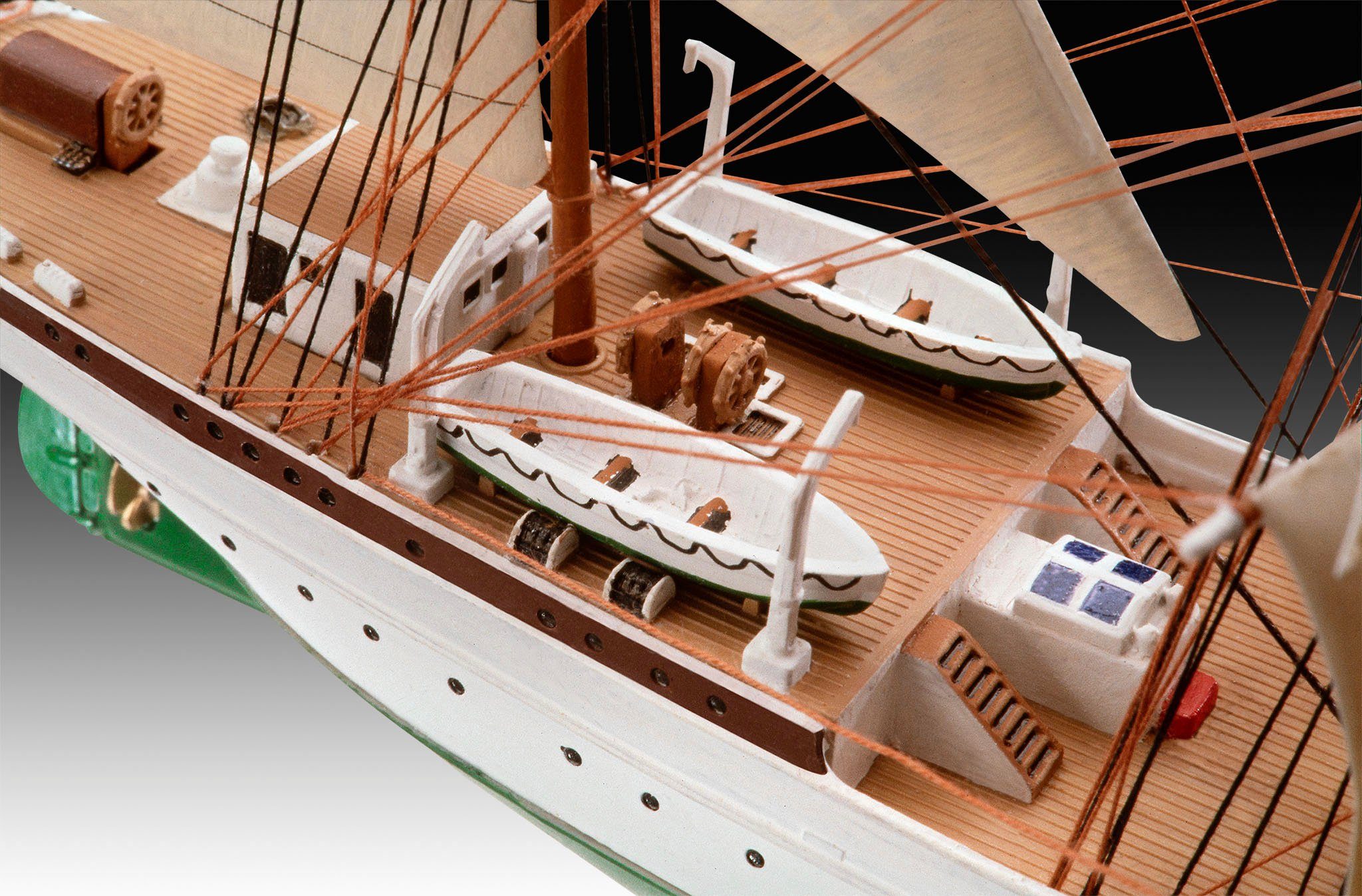 Revell® Modellbausatz Segelschiff Gorch Fock, Maßstab 1:350