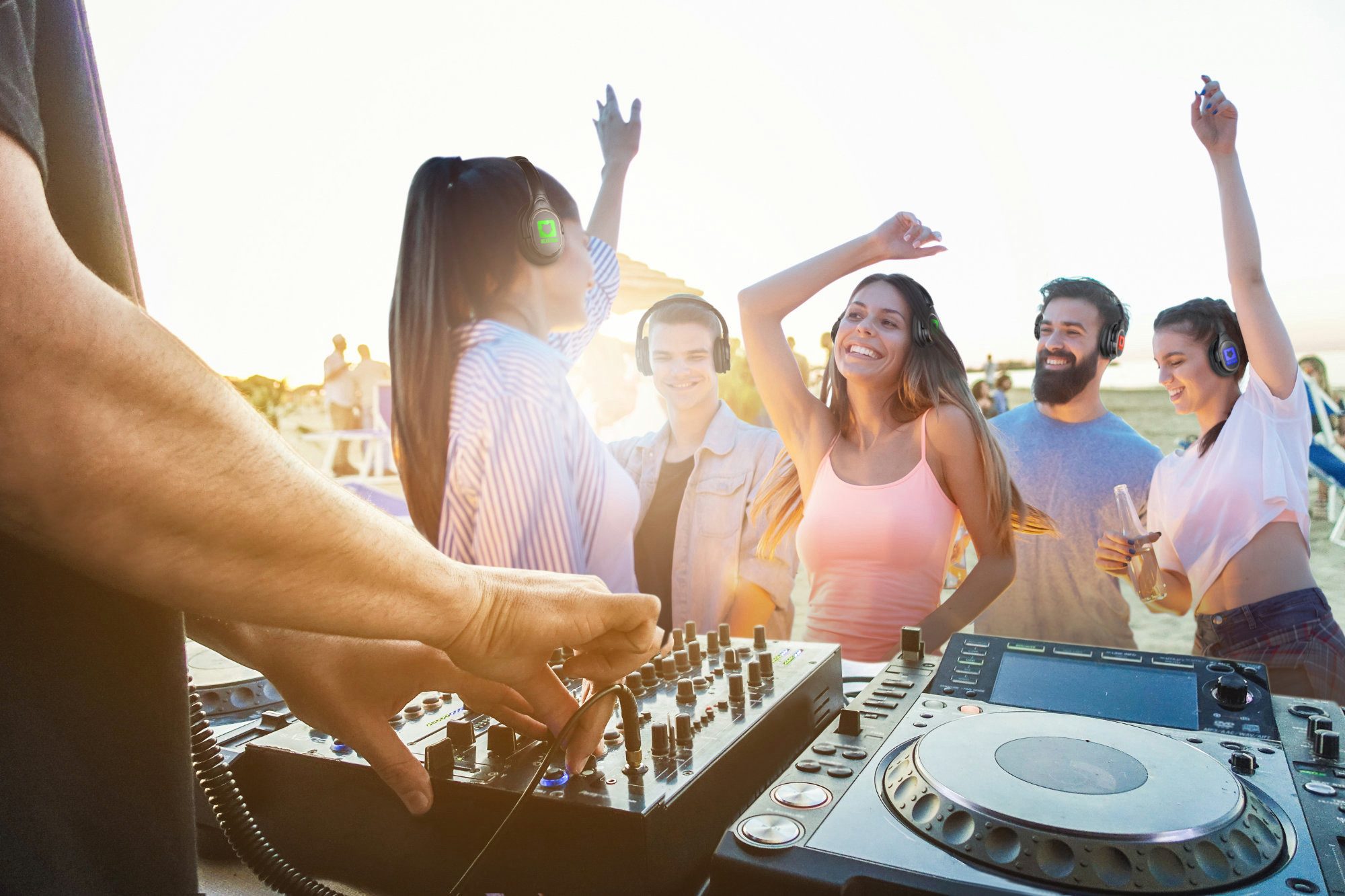 Beatfoxx SDH-340/32 USB-C Silent Disco V2 Kopfhörer Set + 2 Ladegeräte Funk-Kopfhörer (Wireless Stereo Kopfhörer für Silent Disco-Anwendungen, UHF-Technik, 3 empfangbare Kanäle)