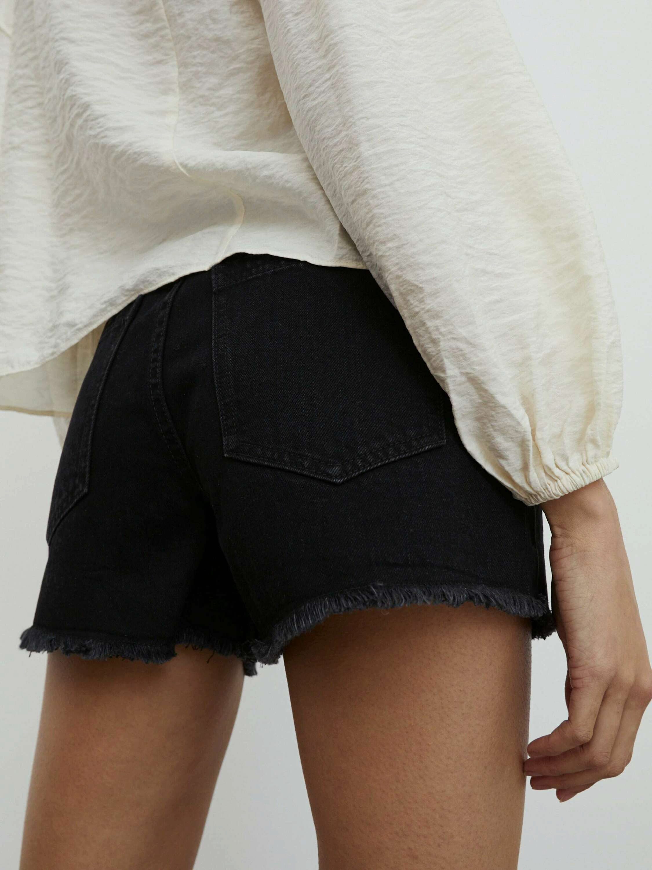 EDITED Jeansshorts Jacey (1-tlg) Fransen