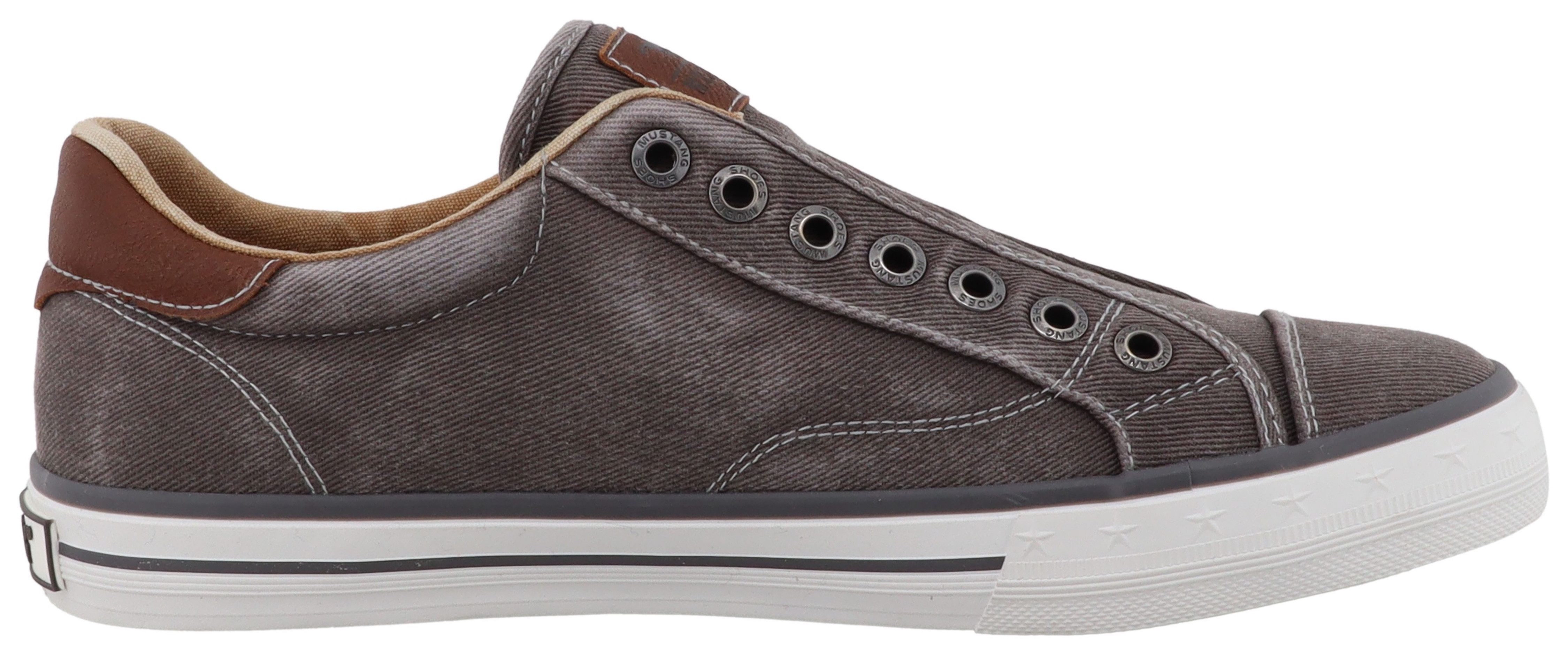 Mustang Shoes Calogero Slip-On Sneaker Slipper, Freizeitschuh, Halbschuh mit Kontrastnähten – Bild 4 von 5