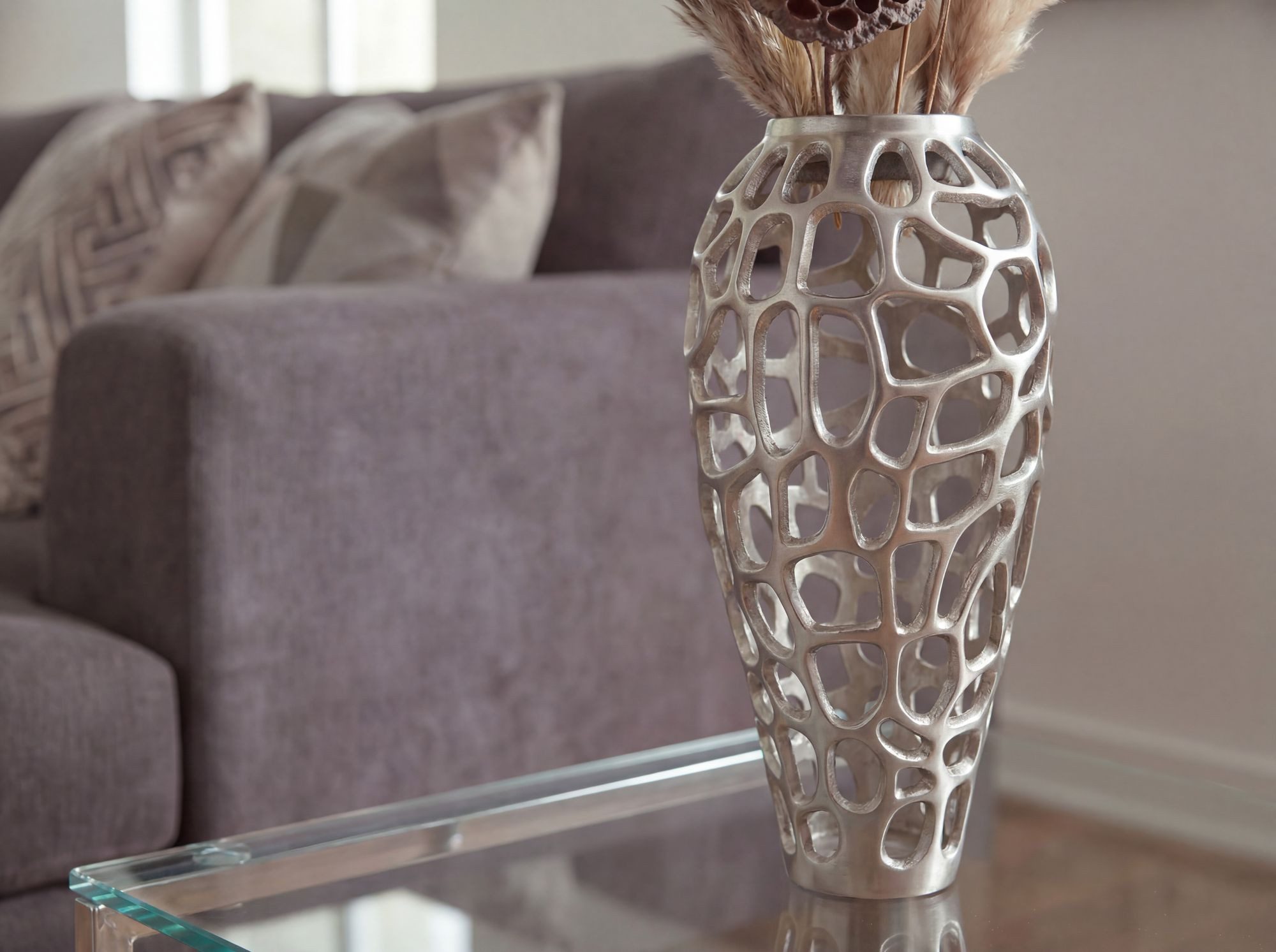 FINEBUY Bodenvase FB77218 Vase 45 cm Silber Standvase Blumenvase Wohndeko Groß (Skulpturale Dekovase für Trockenblumen und Zweige), Große Metallvase aus glänzen – Bild 5 von 5