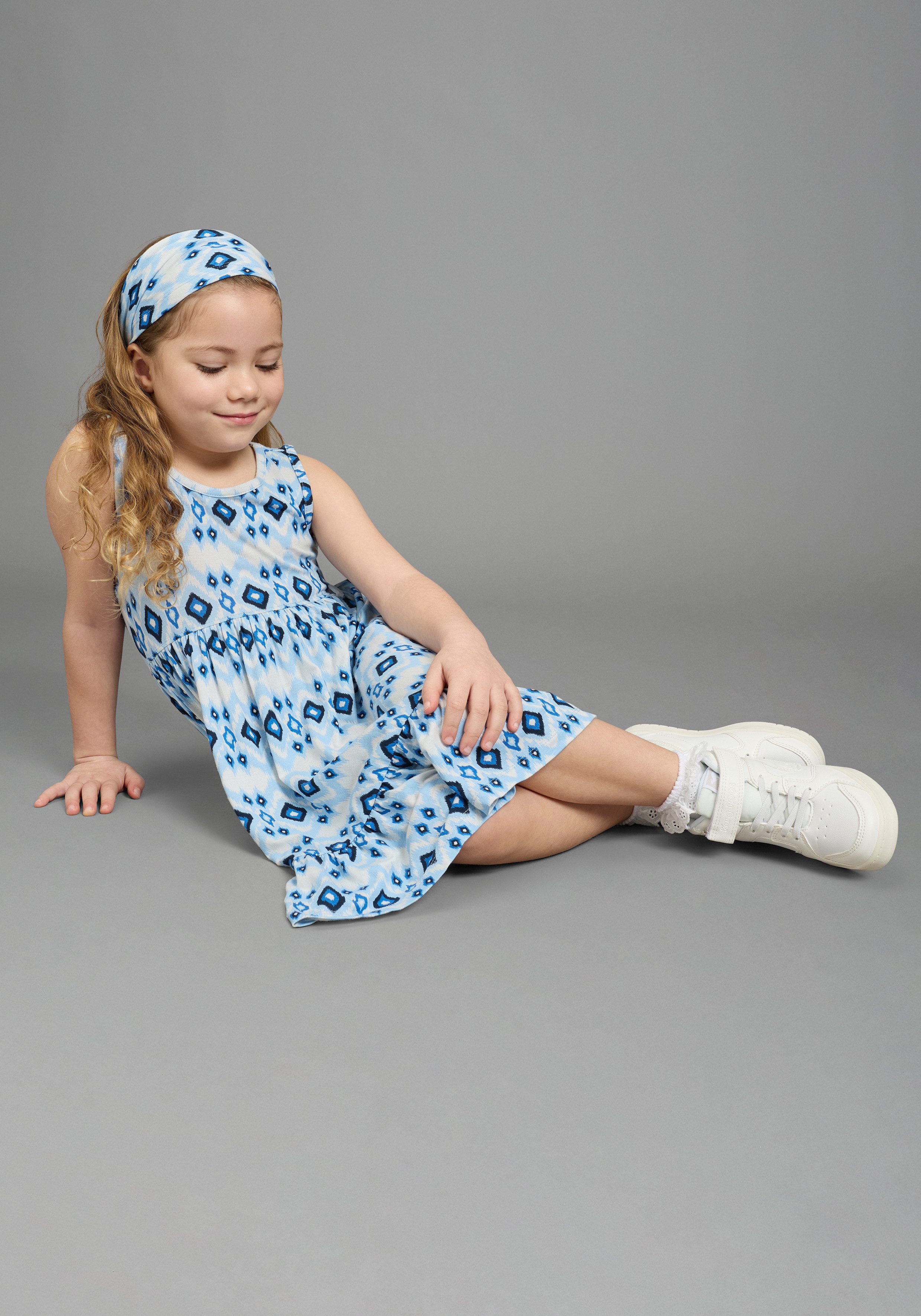 KangaROOS Kleid & Haarband Kangaroos 2tlg Set: Kleid+Haarband (Set, 2-tlg., 2) aus Jersey, bedruckte Optik, aus Viskosemischung – Bild 4 von 5
