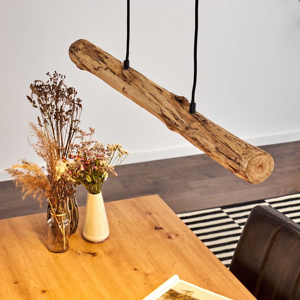 hofstein Pendelleuchte »Licata« dimmbare Hängelampe aus Metall/Holz in Schwarz/Natur, 3000 Kelvin, Holzbalken, 1245 Lumen, dimmbar o. Zubehör über Lichtschalter