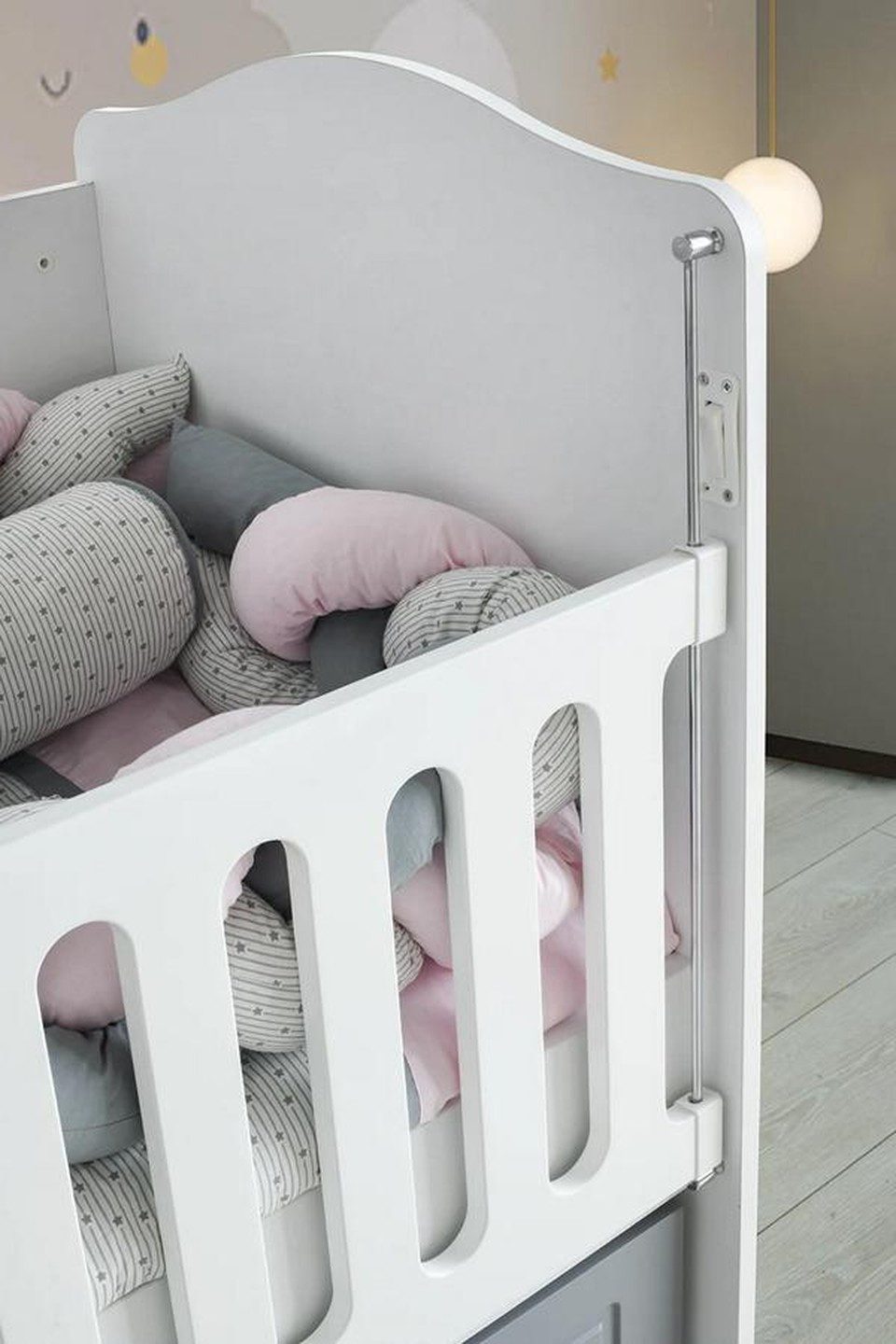 Xlmoebel Babybett XLMOEBEL Babybett mit Schubladen aus Holz in modernem Design, 1-tlg., Made in Europa