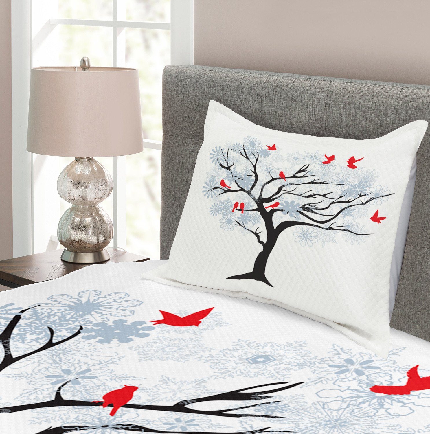Snowy-Bäume Abakuhaus, Tagesdecke Set auf mit einem Vogel-Fliegen Kissenbezügen Baum Waschbar,