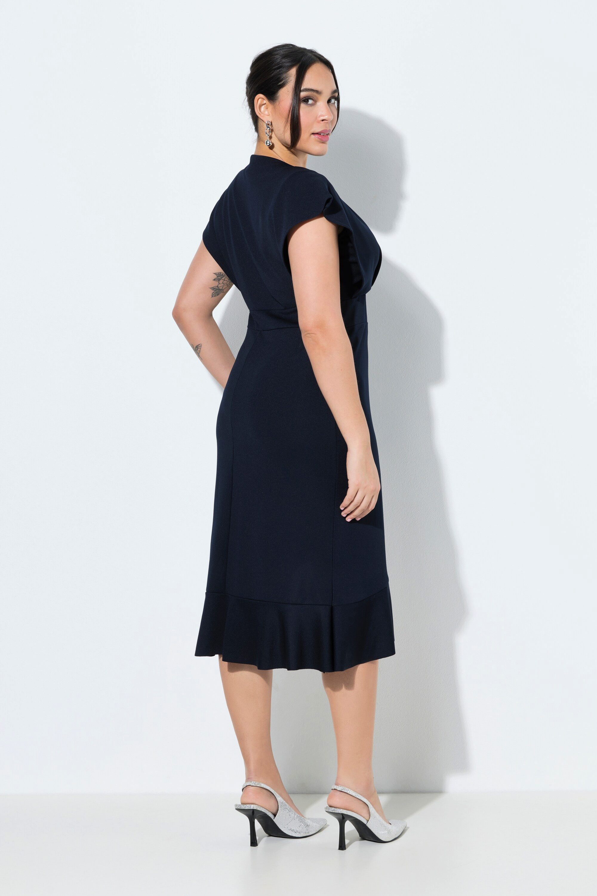 Ulla Popken Midikleid Bodycon-Jerseykleid Rüsche V-Ausschnitt Cup-Ärmel