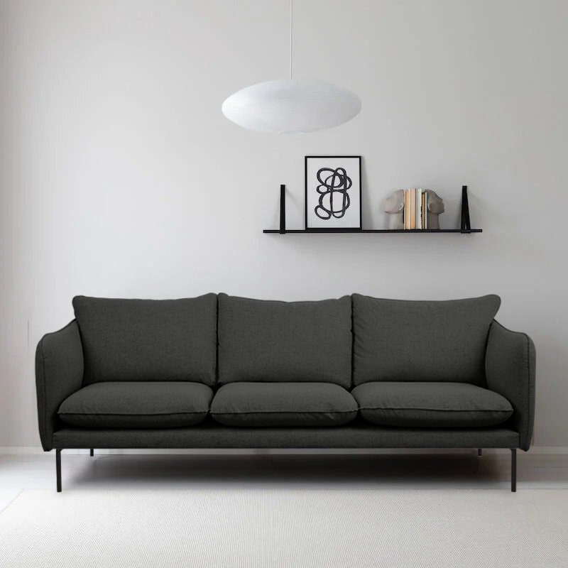 minimalistisches Design andas 3-Sitzer Metallfüßen Skalle, auf schlanken