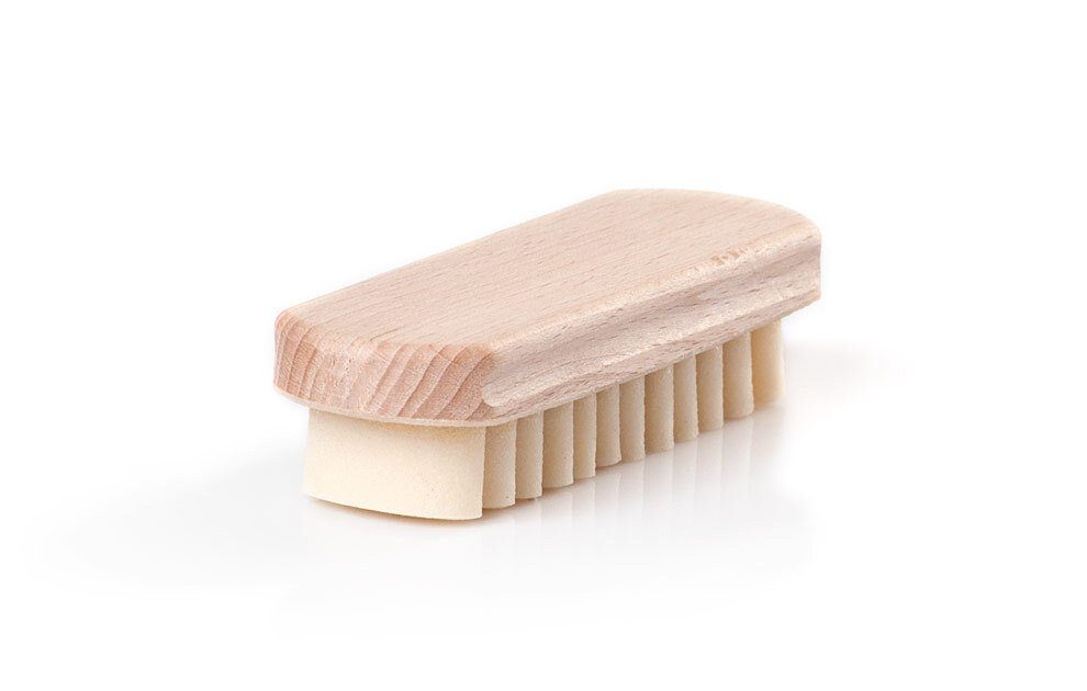 Solitaire Reinigungsbürste Rau- und Wildlederbürste, Schuhe, (Packung, Schuhbürste), Aus Naturkautschuk für Rauleder. Entfernt Verschmutzungen & Staub.