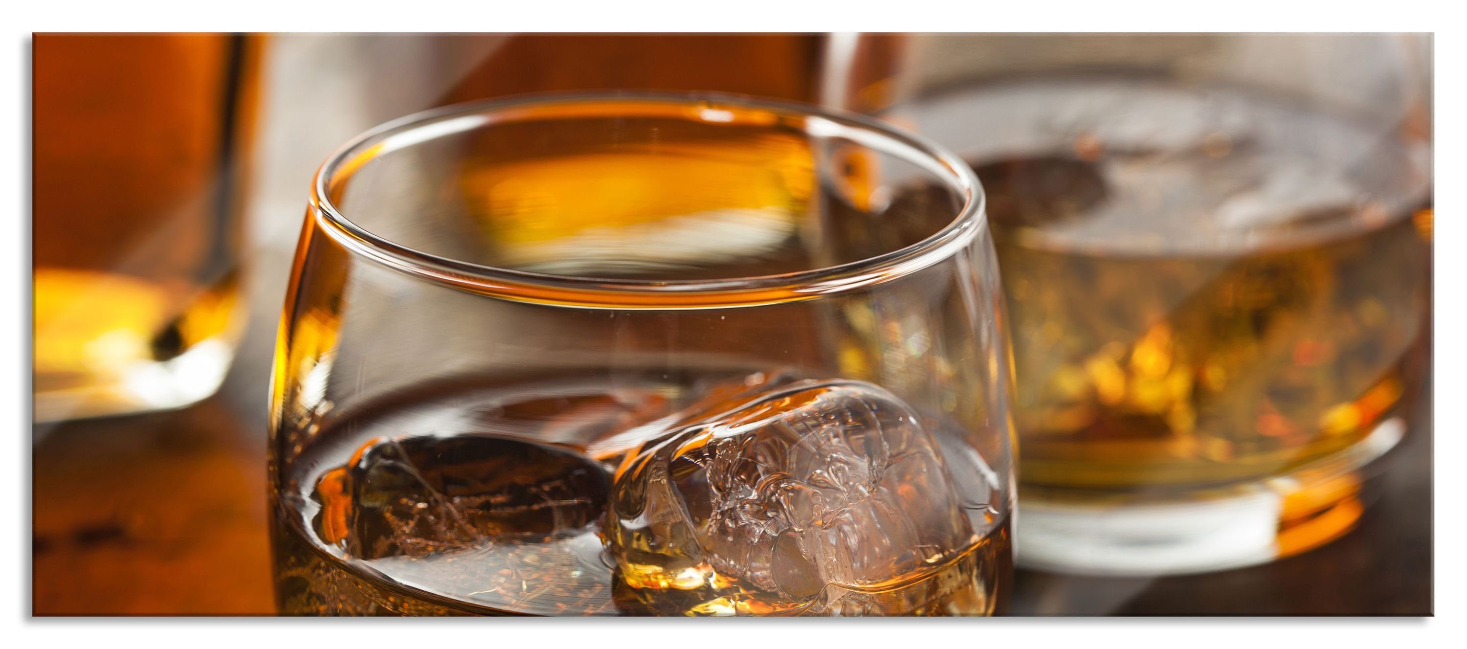 Glasbild Goldgelber Whiskey