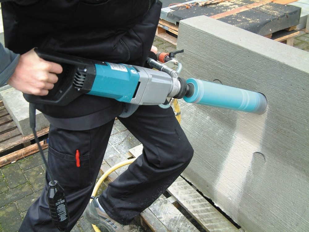 Makita Bohrmaschine, Diamantbohrmaschine 1.700 W, DBM131, 130 mm im Transportkoffer