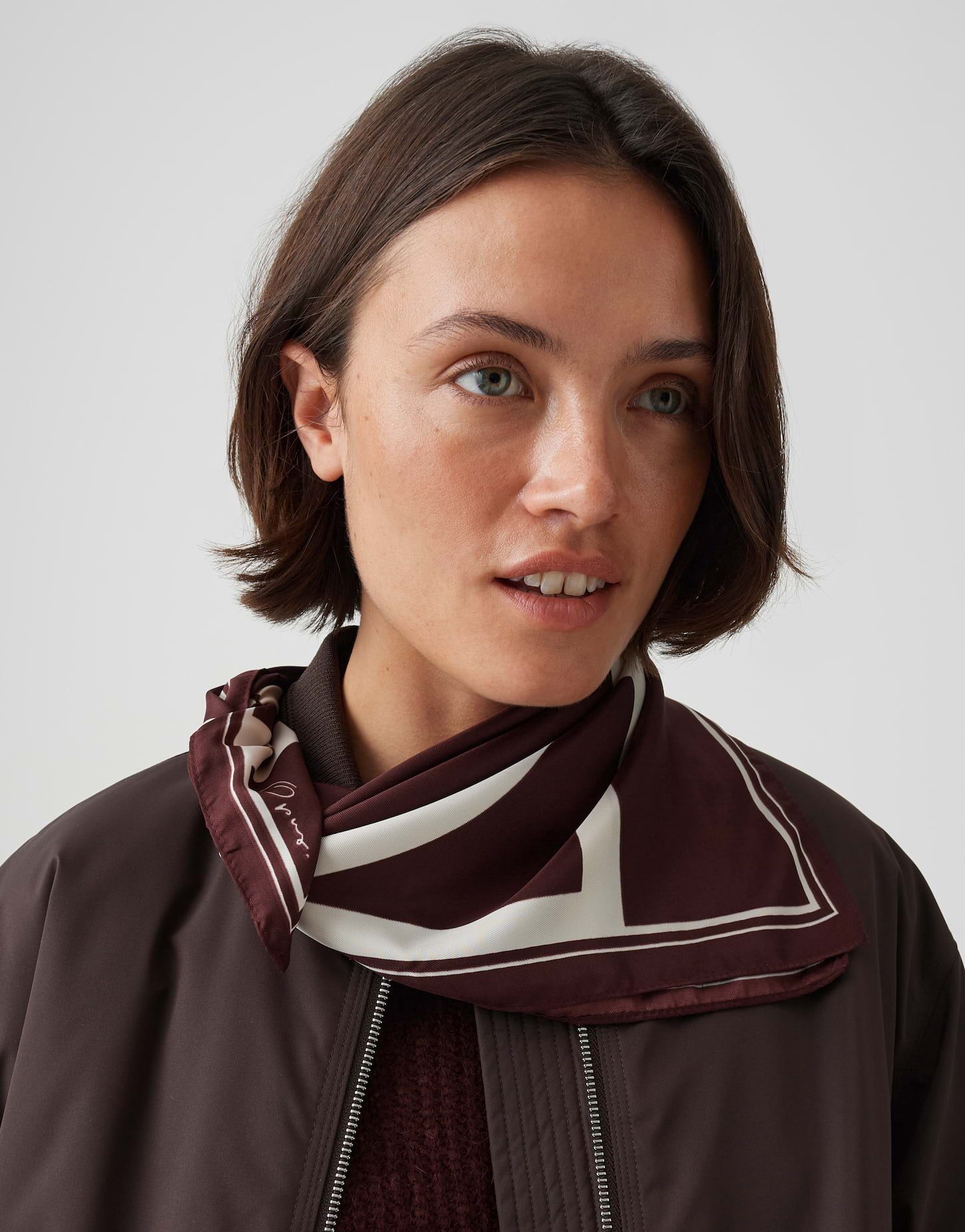 OPUS Halstuch aus Satin mit grafischem Muster, Fließender Fall mit modernem Statement Look