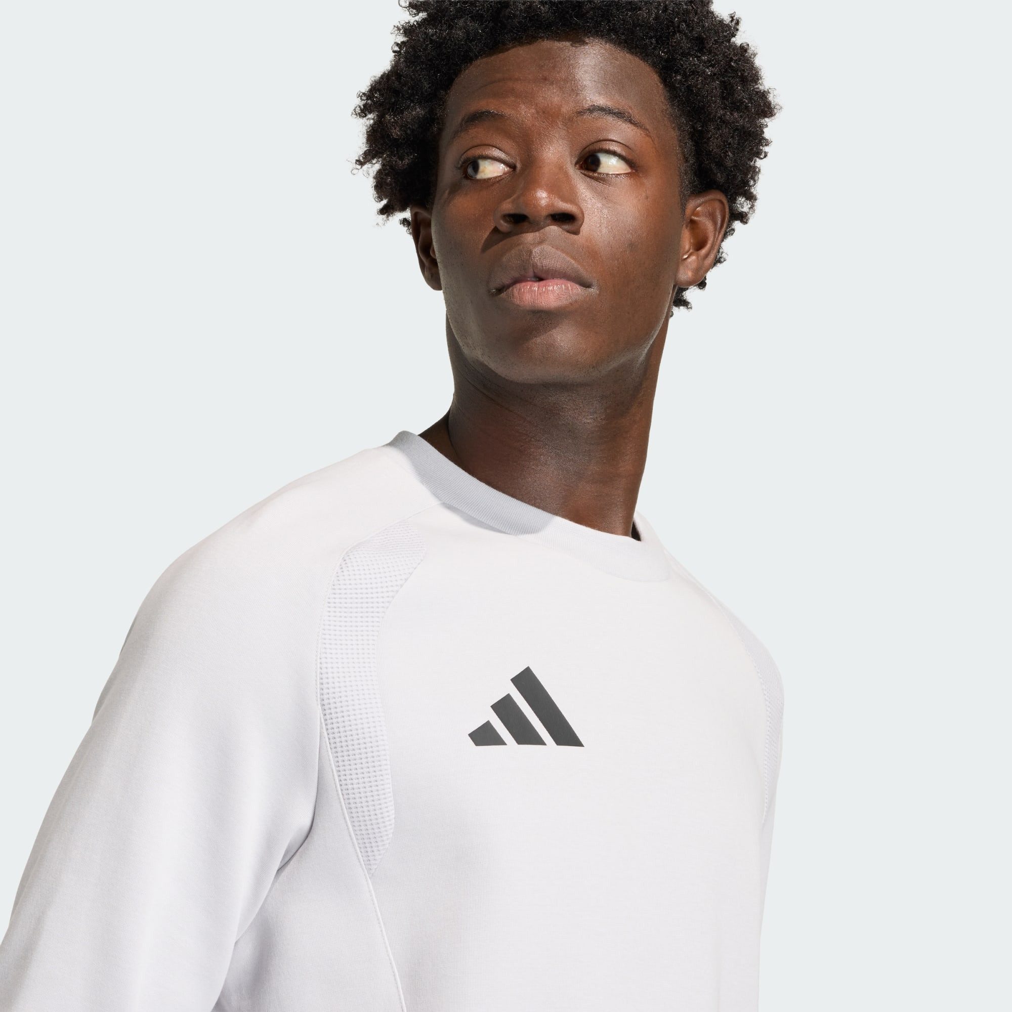 adidas Performance Sweatshirt TIRO TRAVEL SWEATSHIRT, RUNDHALSAUSSCHNITT (1-tlg)