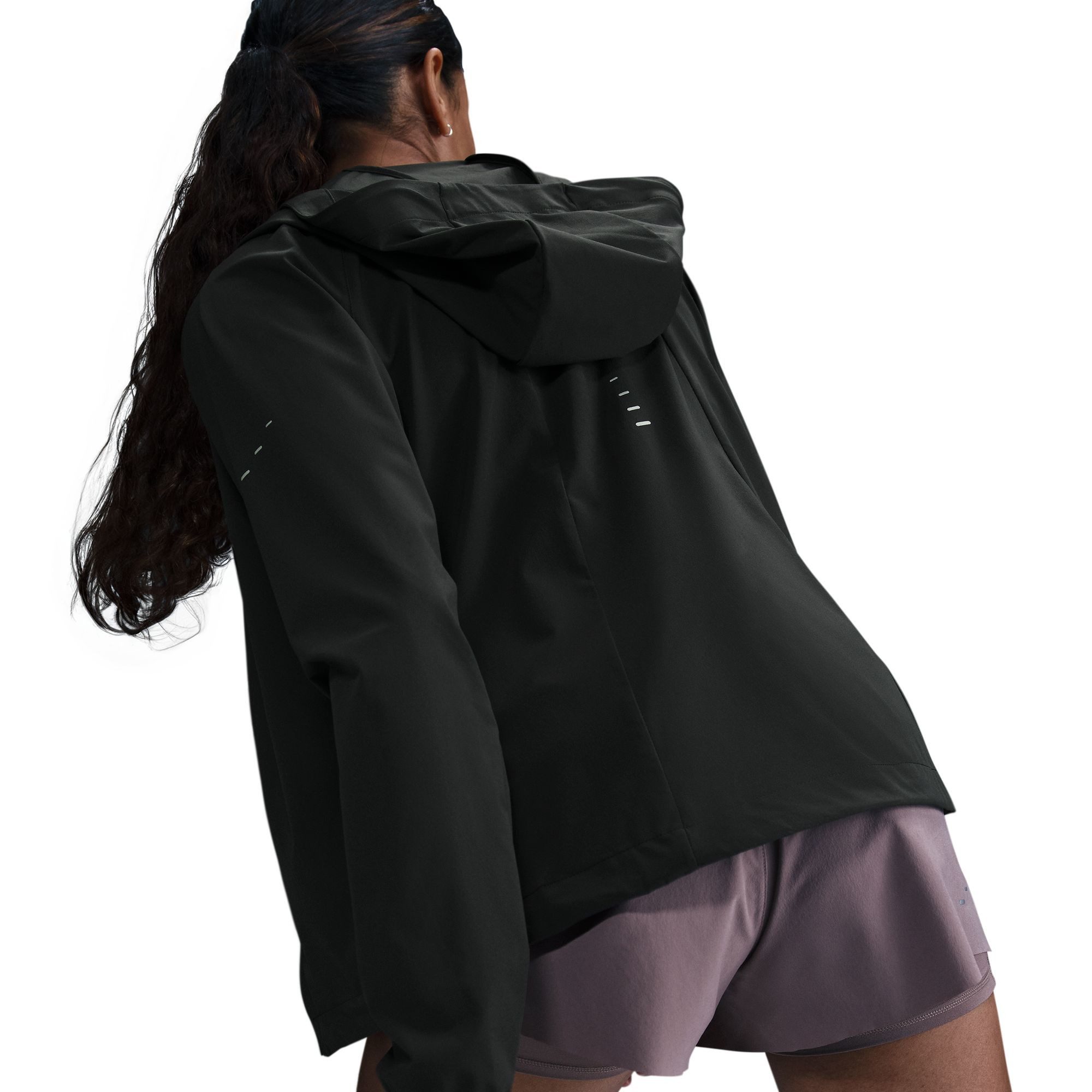 Nike Laufjacke W NK SWIFT RPL PKBL JKT mit Kapuze und Kordelzug, atmungsaktiv, wasserabweisend, windabweisend
