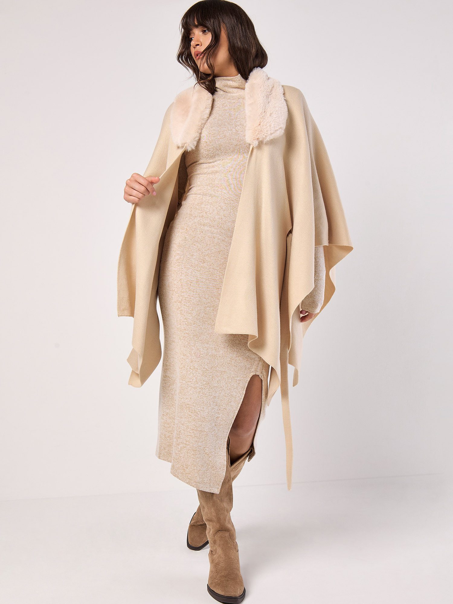 Apricot Poncho mit Kunstfell (mit Bindegürtel) mit Bindeband