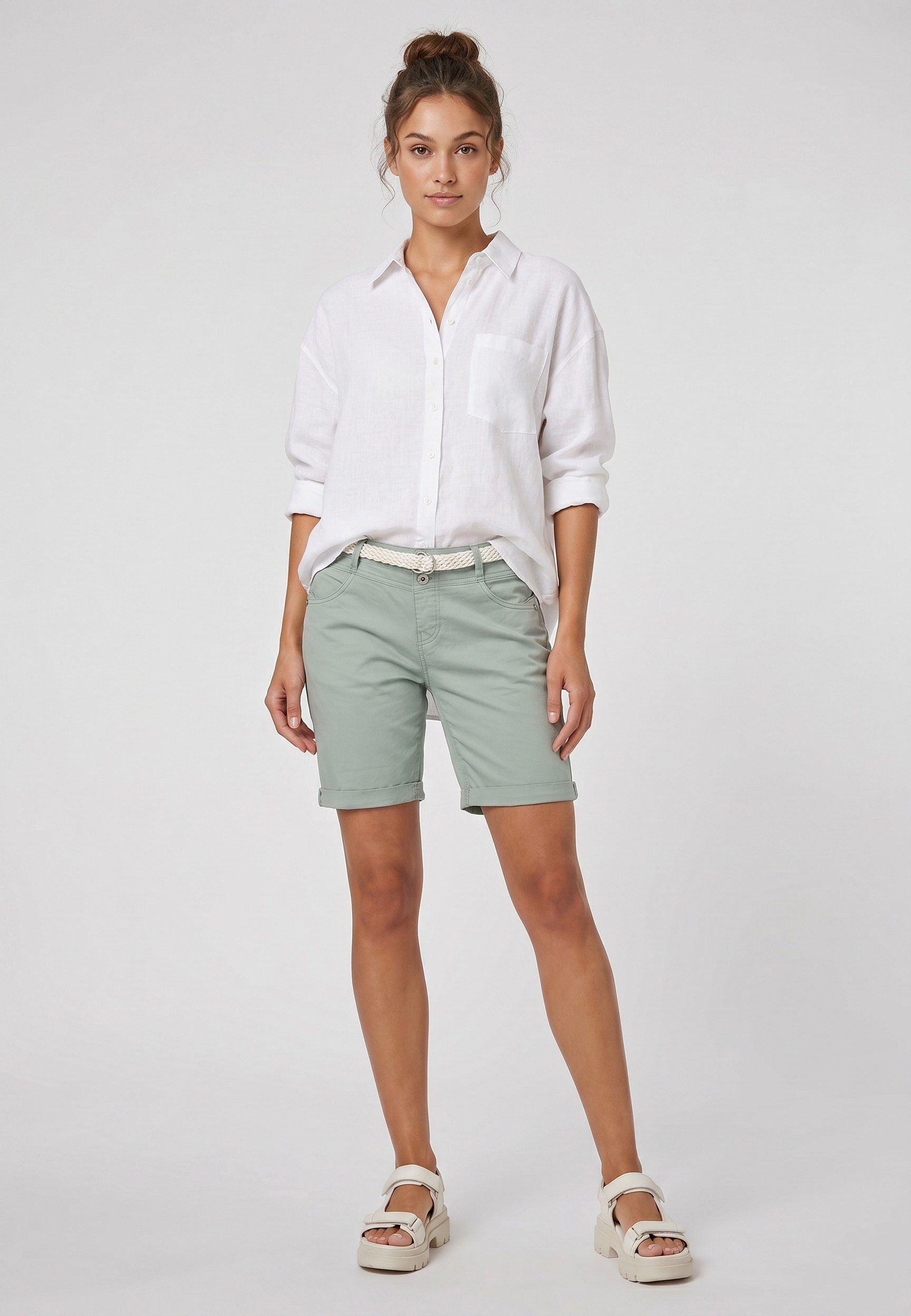SUBLEVEL Bermudas Damen Shorts mit Gürtel Stretchshorts, schmaler Flechtgürtel