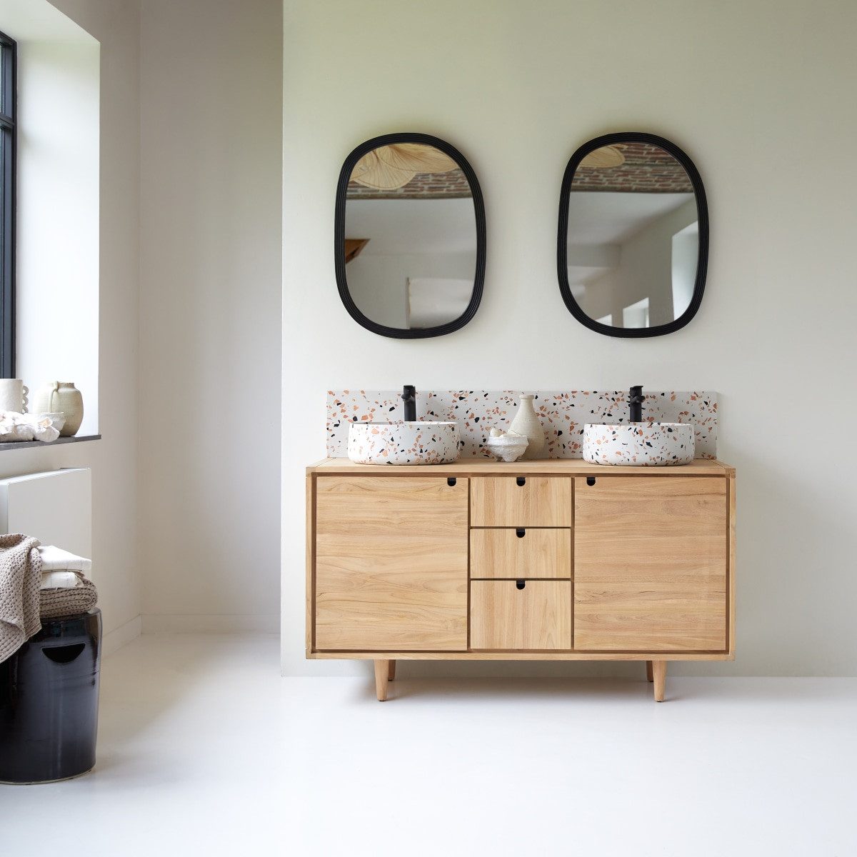 Tikamoon Waschtisch Waschbeckenunterschrank aus Teak 145 cm Massivholz Jonak