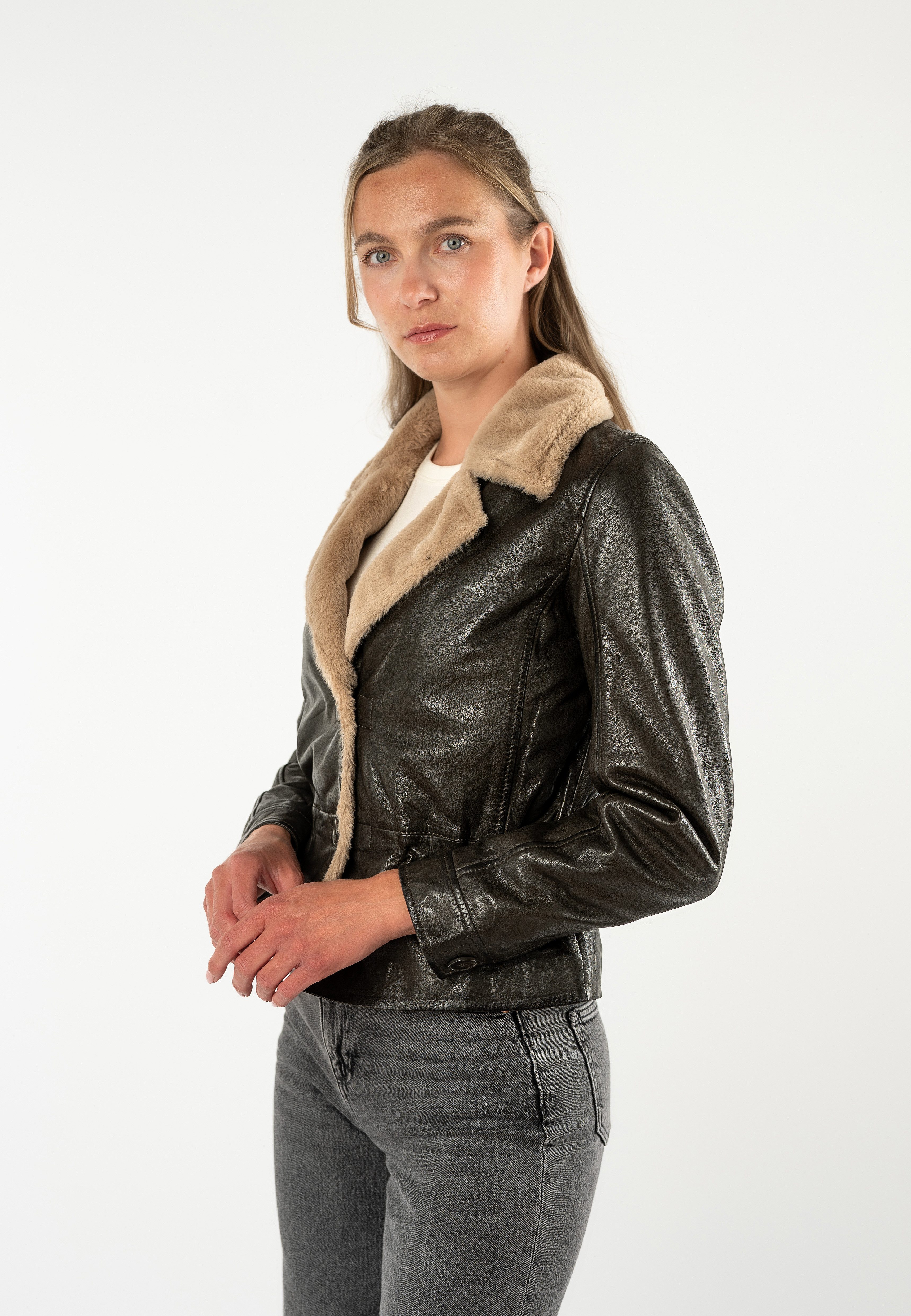 Mauritius Lederjacke MWIcelyn mit Reverskragen mit Fake-Fur-Besatz, tailliert