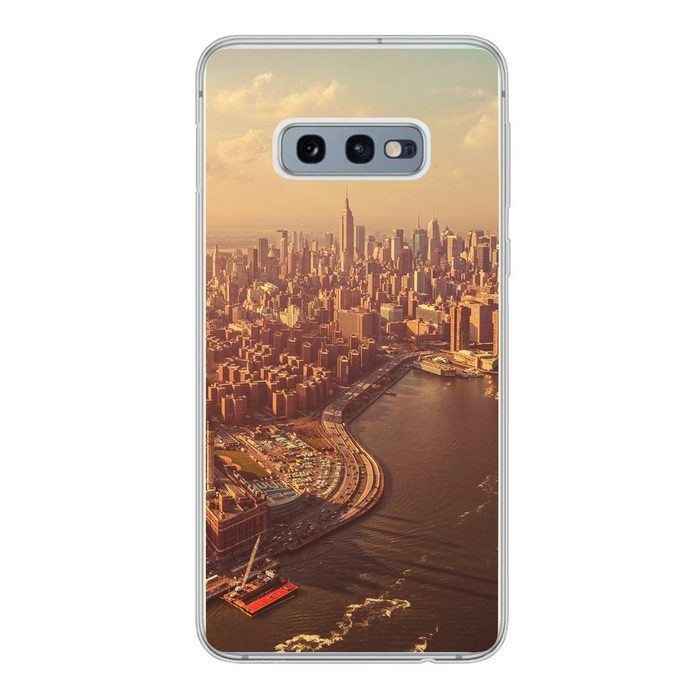 MuchoWow Handyhülle New York - Skyline - Gold Phone Case Handyhülle Samsung Galaxy S10e Silikon Schutzhülle