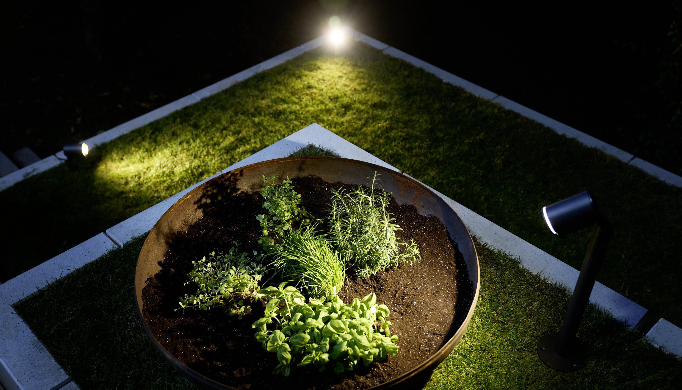steinel LED Gartenleuchte Spot Garden, mit Dämmerungssensor, LED wechselbar, Warmweiß, Wegeleuchte, 6,7W, 3000K