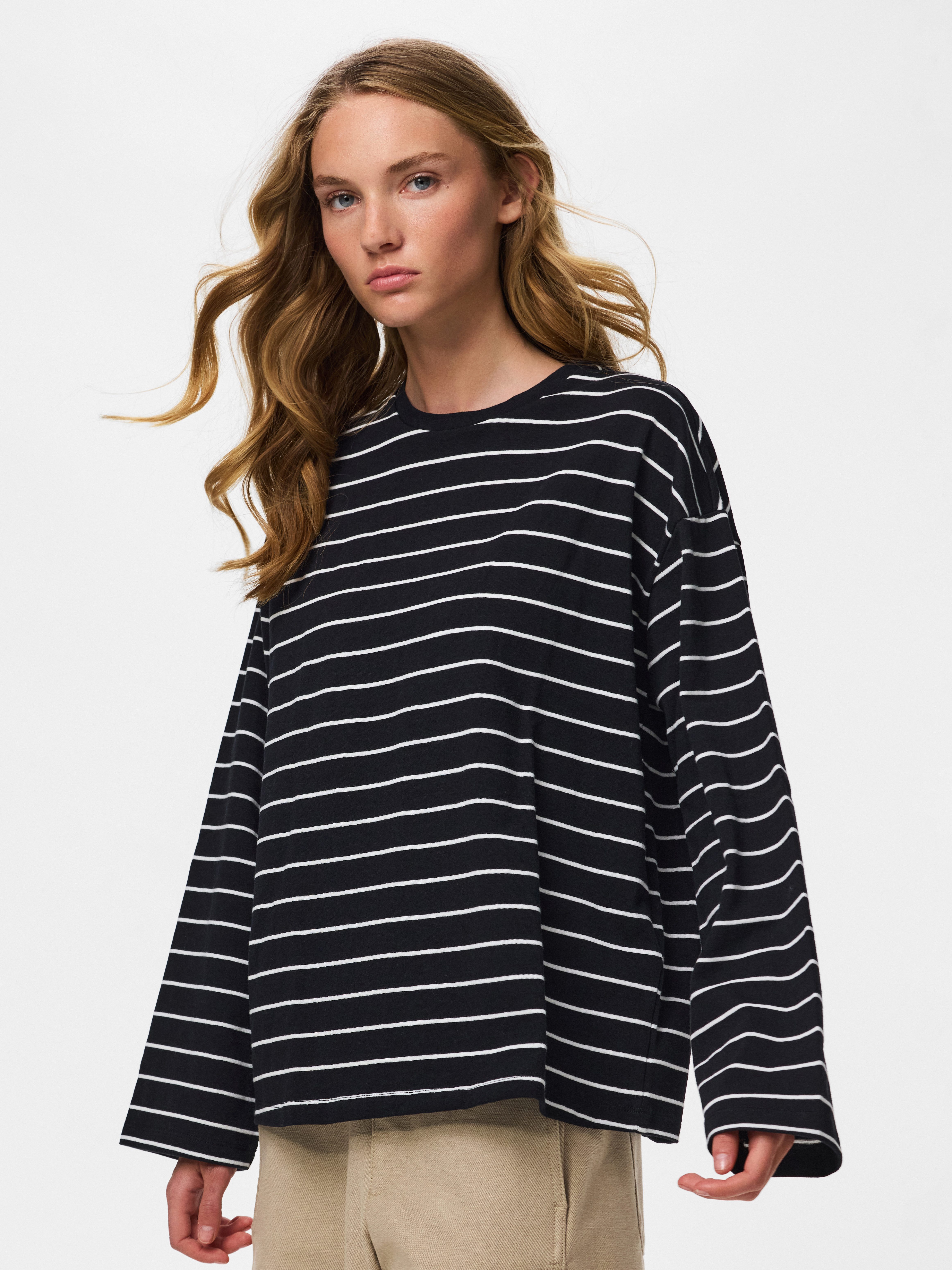 pieces Langarmshirt PCSADIE LS TOP JRS NOOS Baumwollmischung, oversize