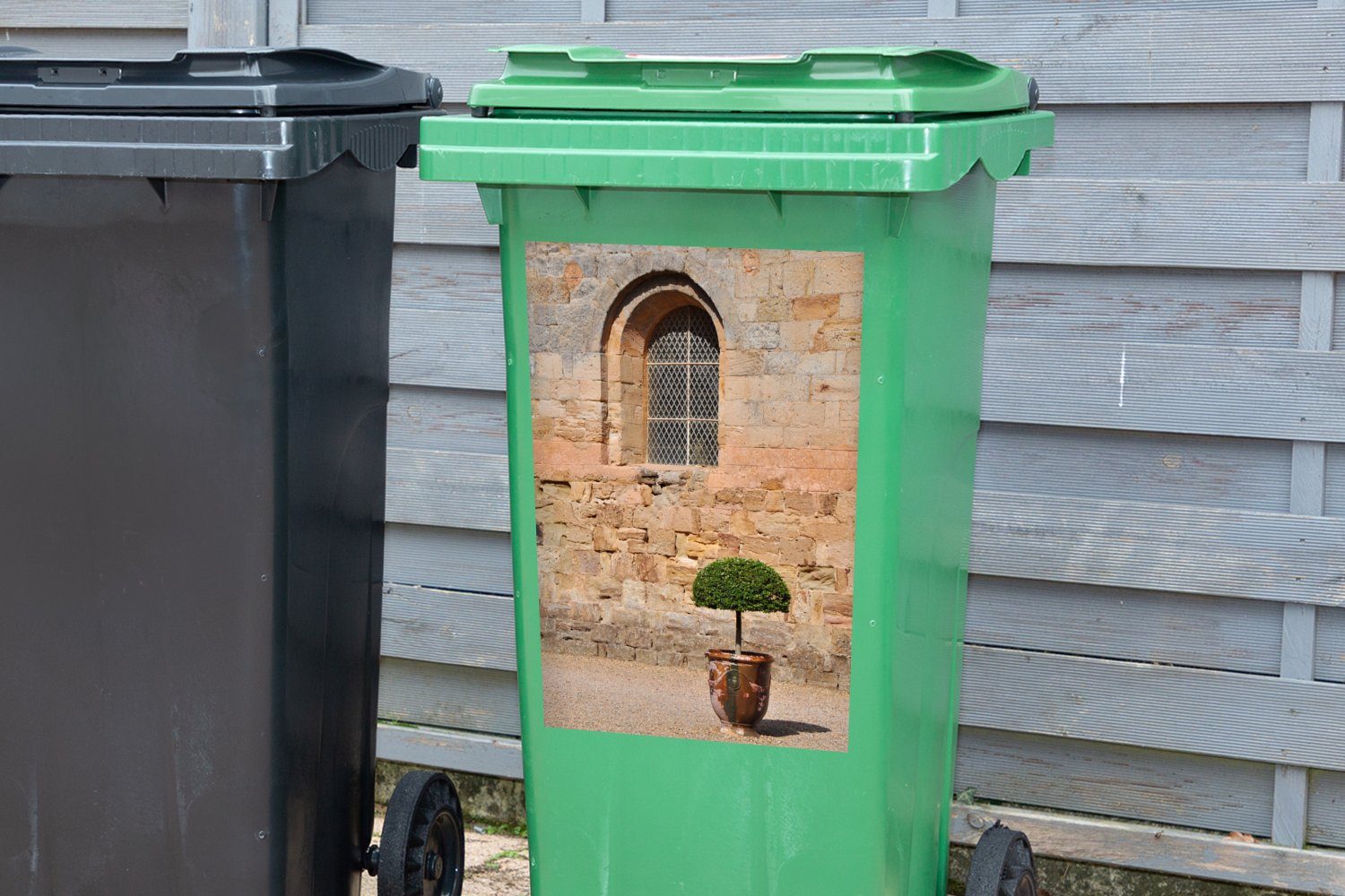 Container, Abfalbehälter Mülleimer-aufkleber, MuchoWow mit Buchsbaumpflanze Mülltonne, (1 Sticker, Wandsticker St), Platz Mittelalterlicher