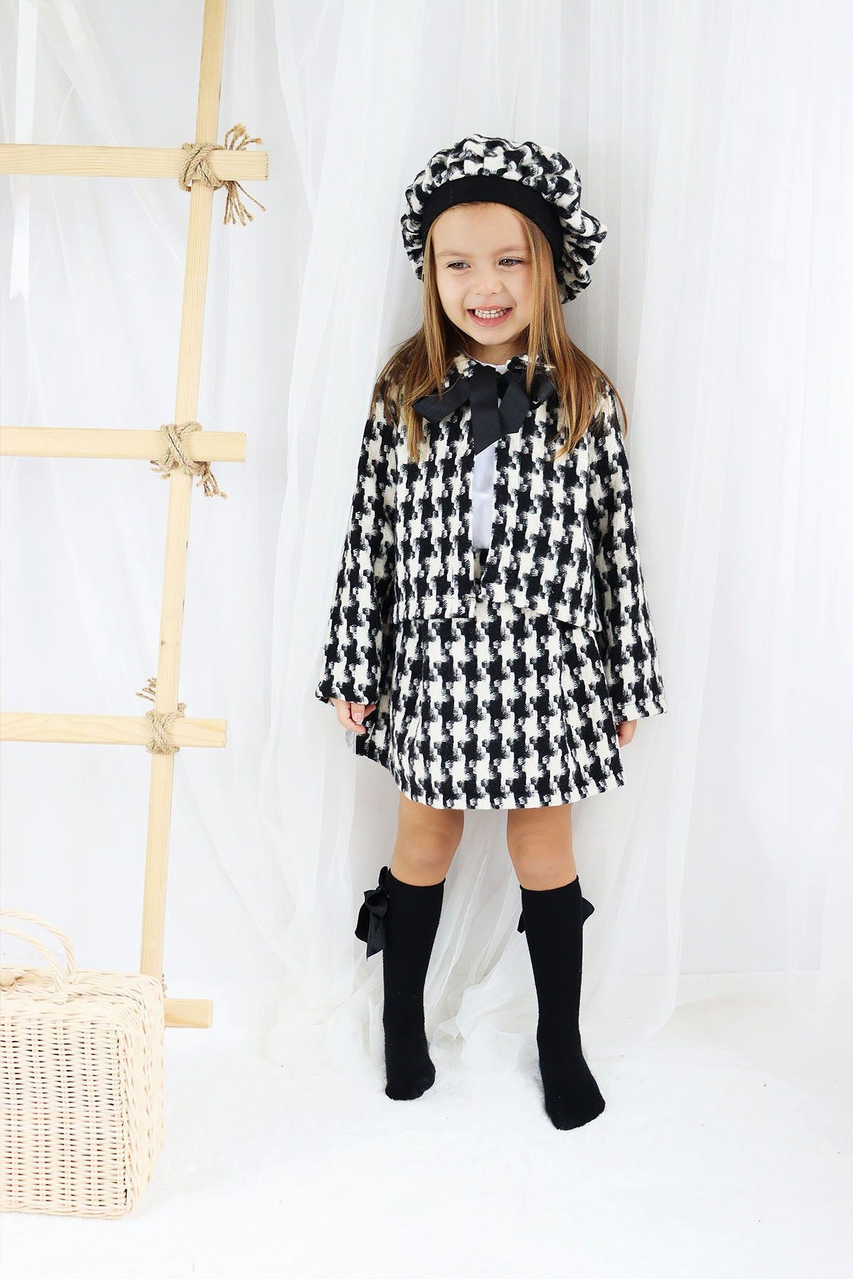 Parla Kids Shirt & Rock Blazer, Kleid und Mütze in schwarz - weiß Hahnentritt-Muster