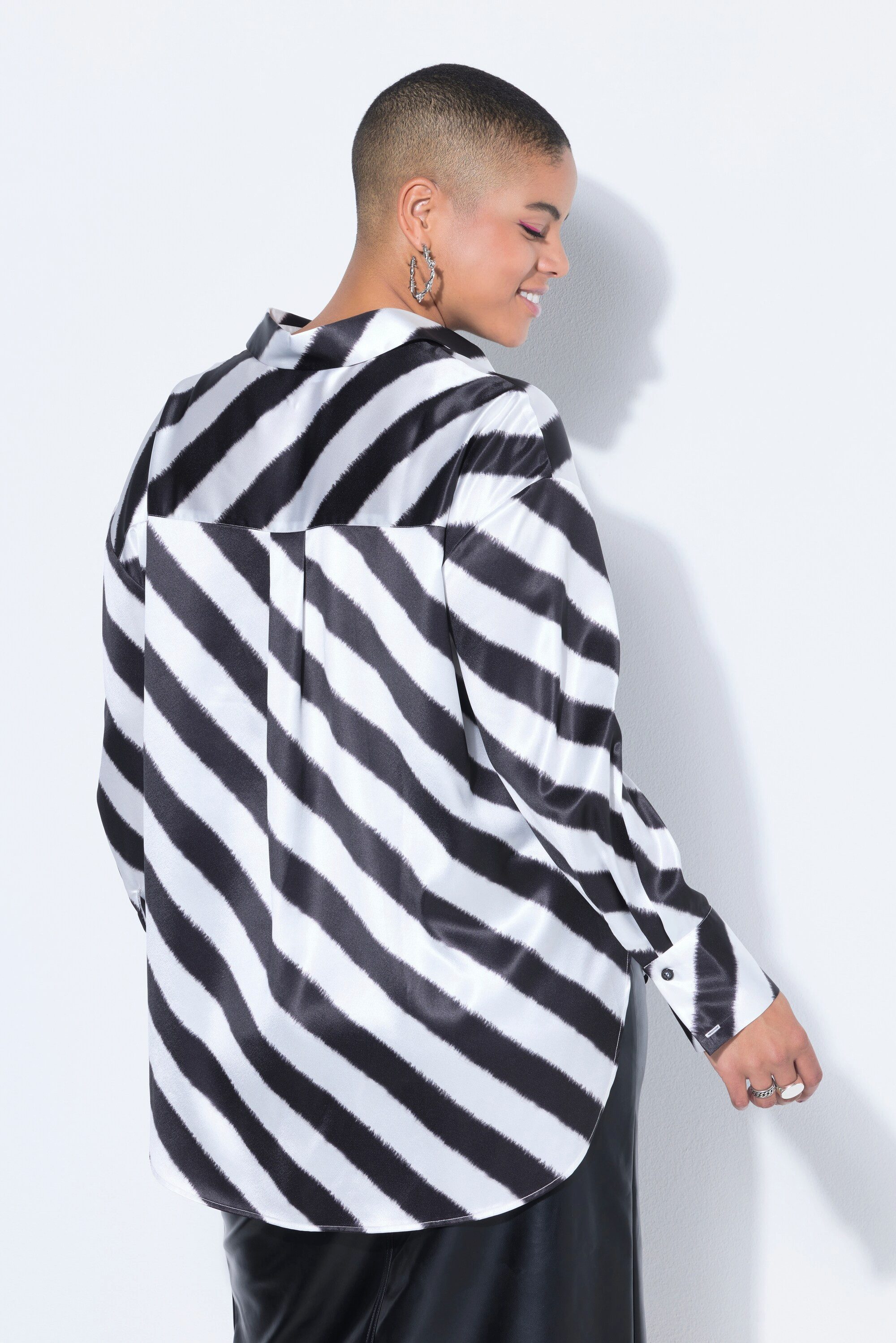 Studio Untold Hemdbluse Hemdbluse Oversize Shape Satin Quersteifen