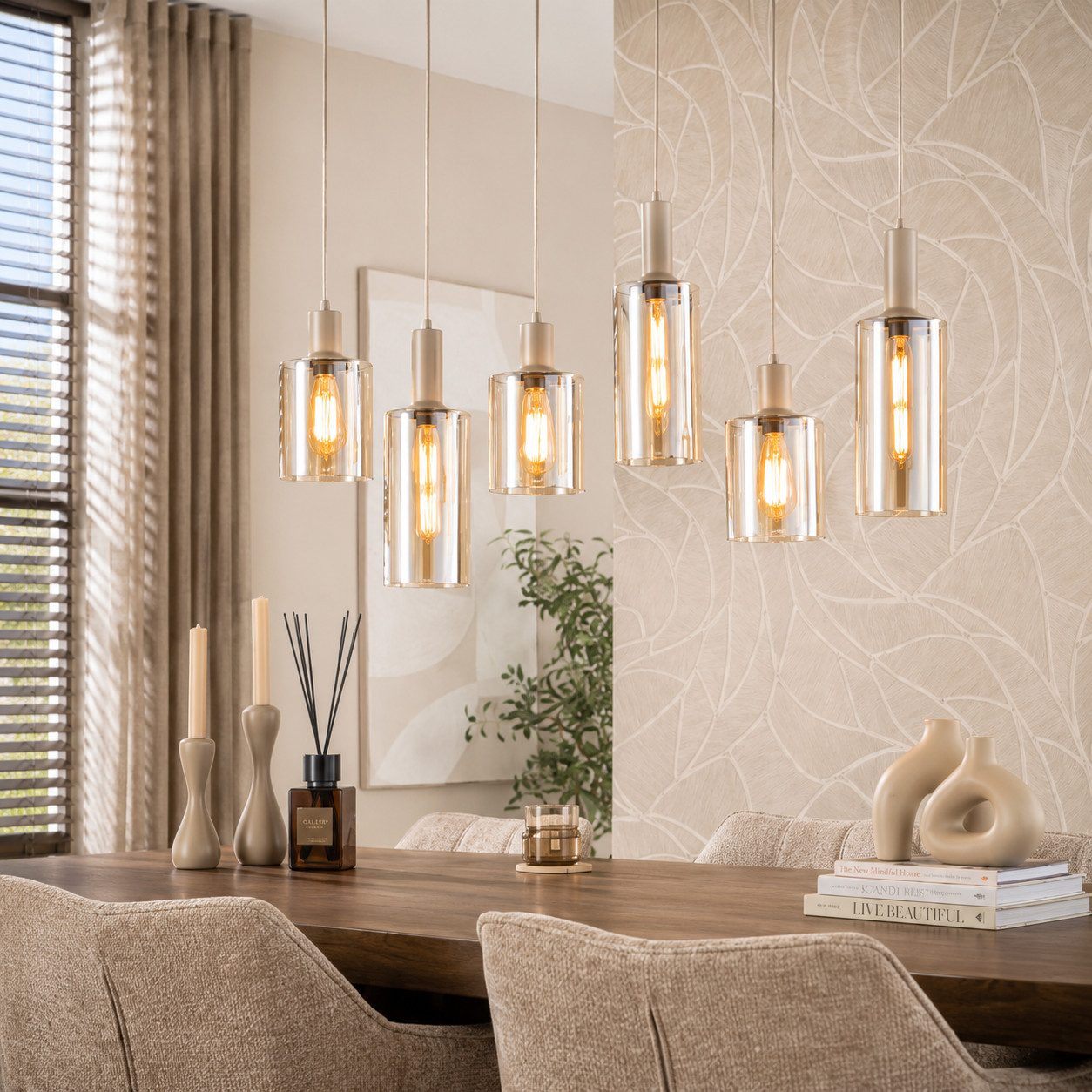 leven! Annekathrin Storkebaum LED Pendelleuchte LUMERO 6-flammig Glas beige 118 cm Esstischlampe, 2 Glasgrößen, einzeln höhenverstellbar, warme Glasoptik