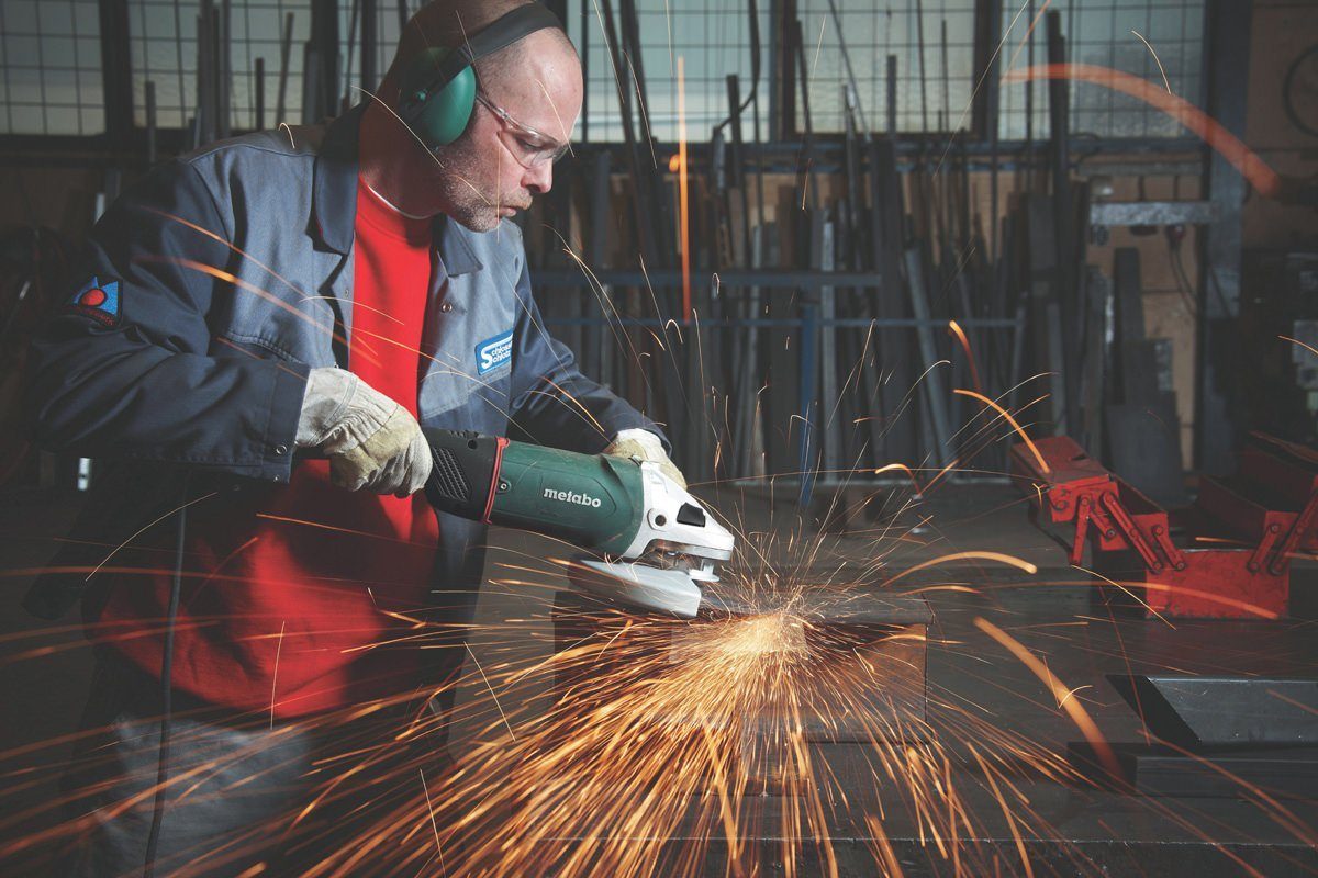 metabo Winkelschleifer WE 24-230 MVT, max. 4600 U/min, Im Kunststoffkoffer