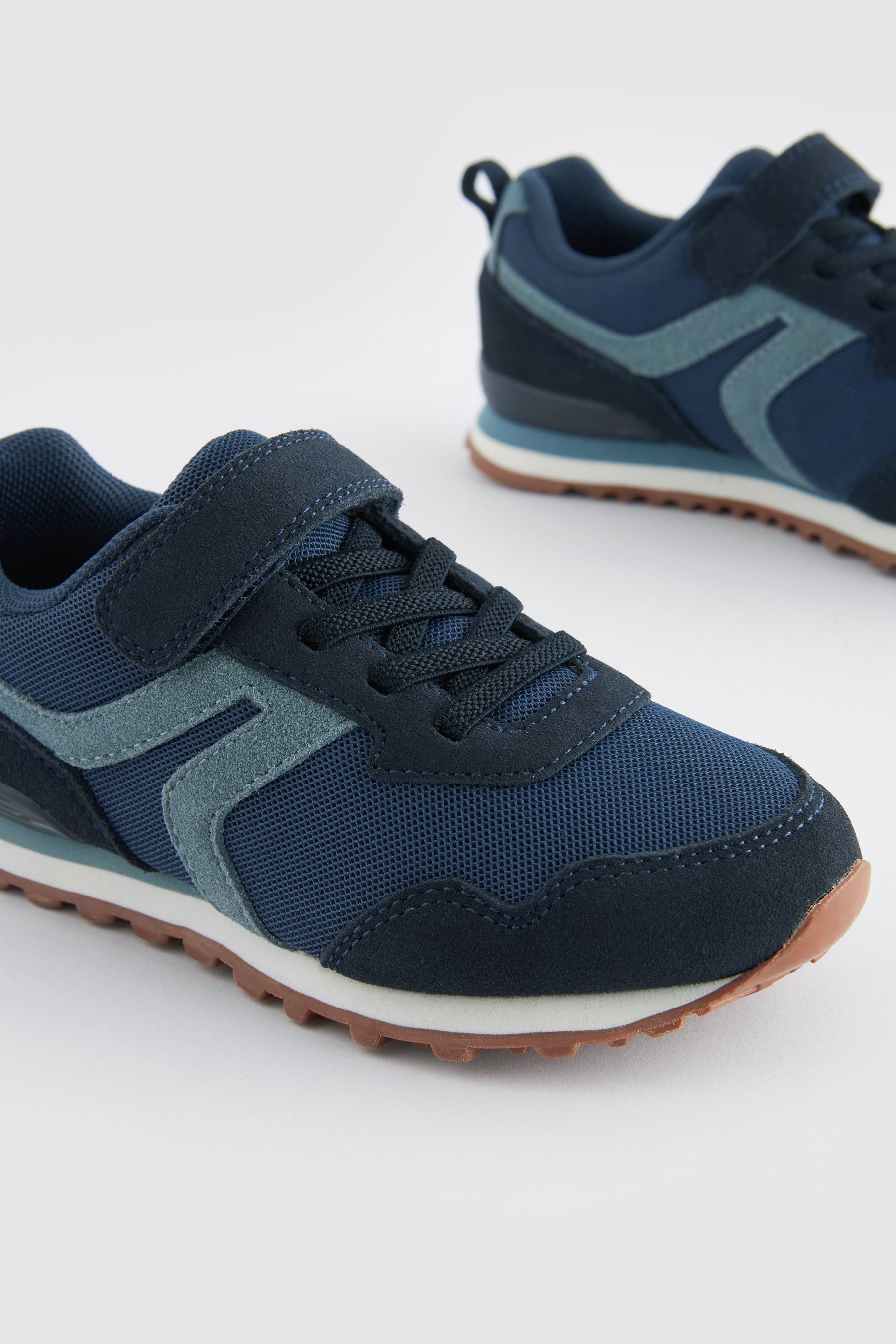 Next Sneaker mit elastischen Schnürsenkeln und Riemen Sneaker (1-tlg)