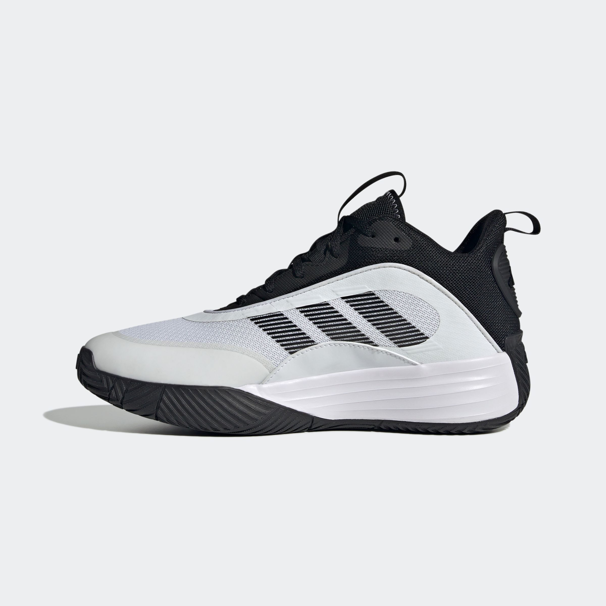 adidas Sportswear OWN THE GAME 3 Basketballschuh