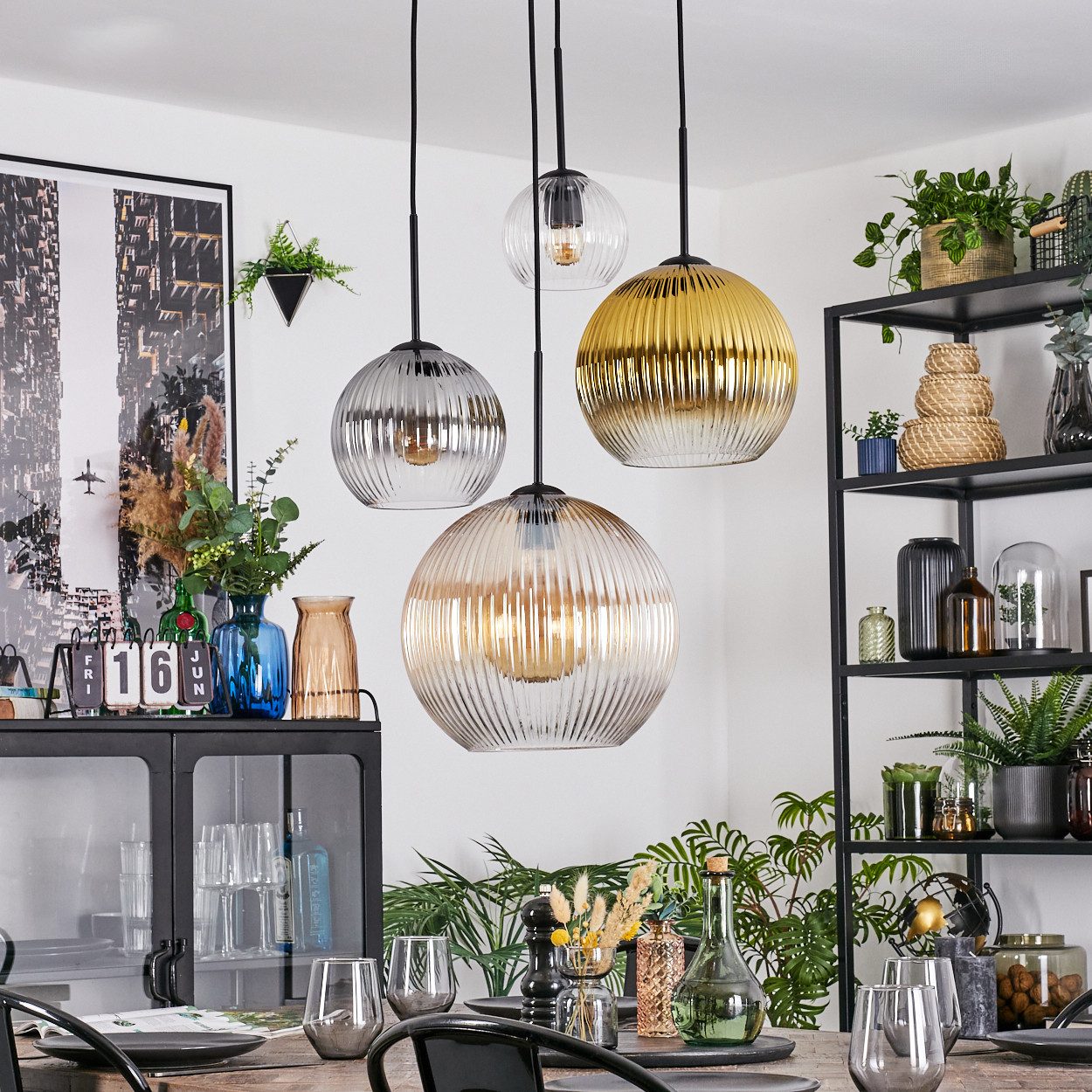 hofstein Hängeleuchte Hängelampe aus Metall/Riffelglas in Schwarz/Rauch/Bernstein/Gold/Klar, Hängeleuchte im modernen Vintage-Design (15; 20; 25; 30 cm), 4 x E27