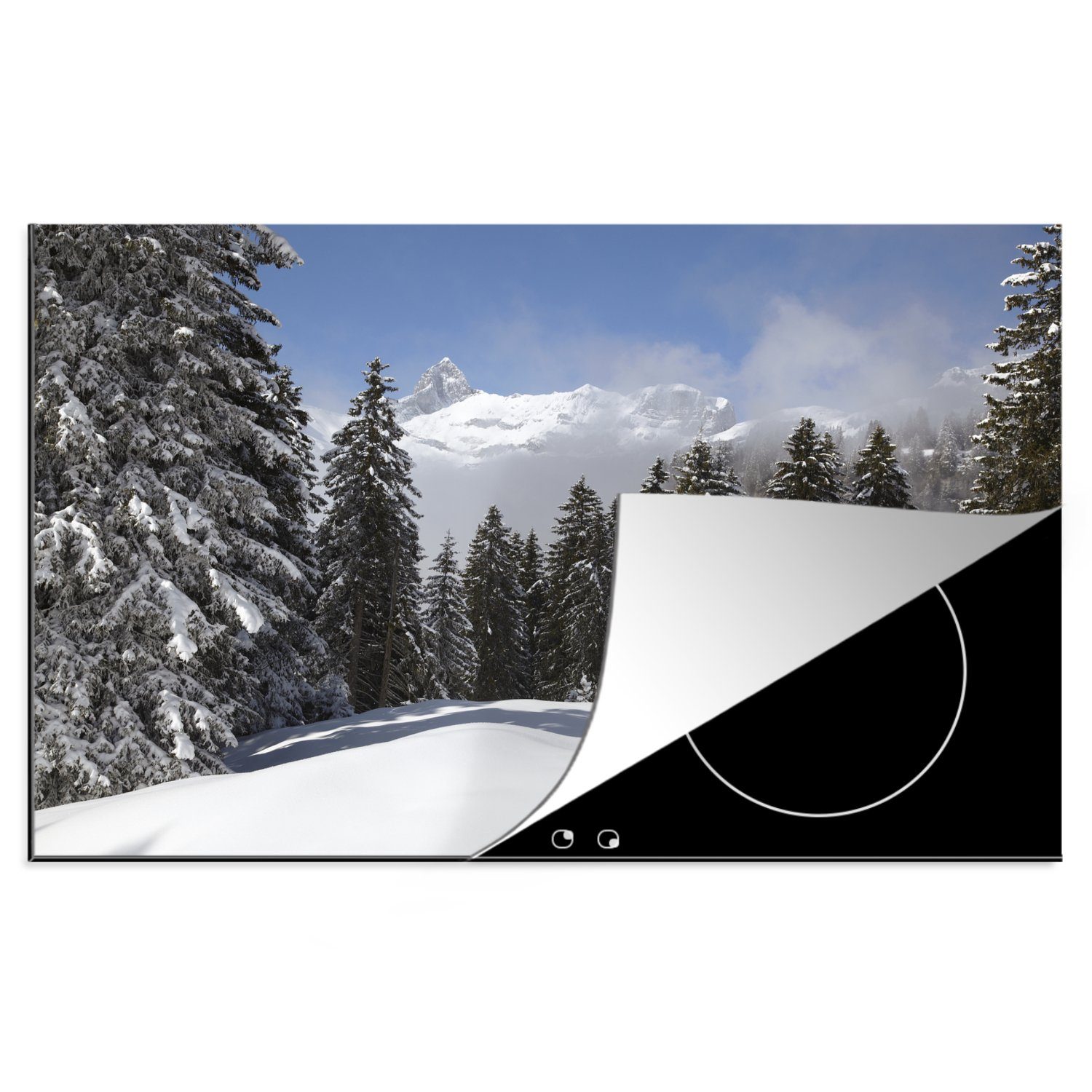 MuchoWow Herdblende-/Abdeckplatte Die schneebedeckten Bäume in den Bergen schaffen eine weihnachtliche, Vinyl, (1 tlg), 81x52 cm, Induktionskochfeld Schutz für die küche, Ceranfeldabdeckung