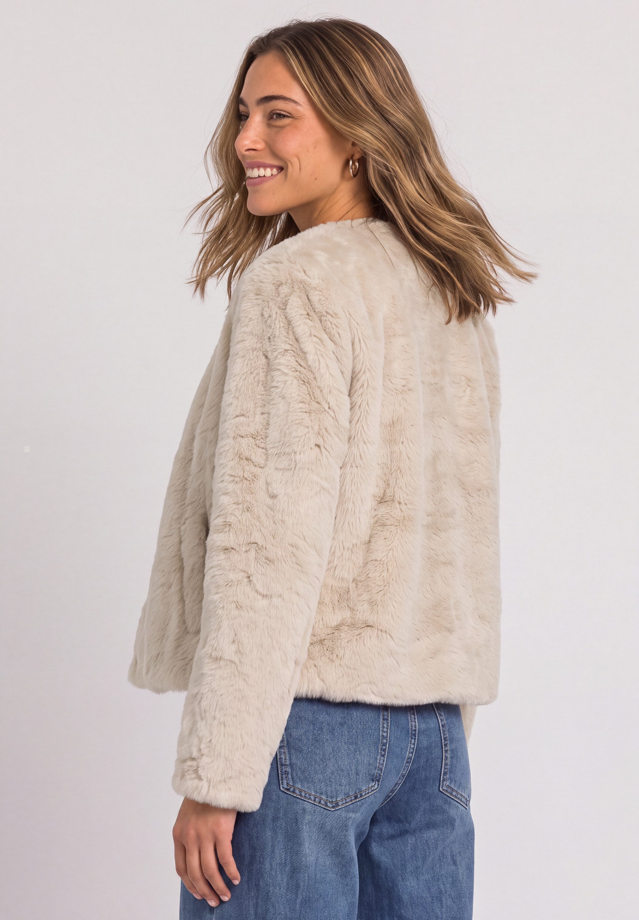 STREET ONE Kurzjacke aus Lammfell-Imitat – Bild 2 von 5