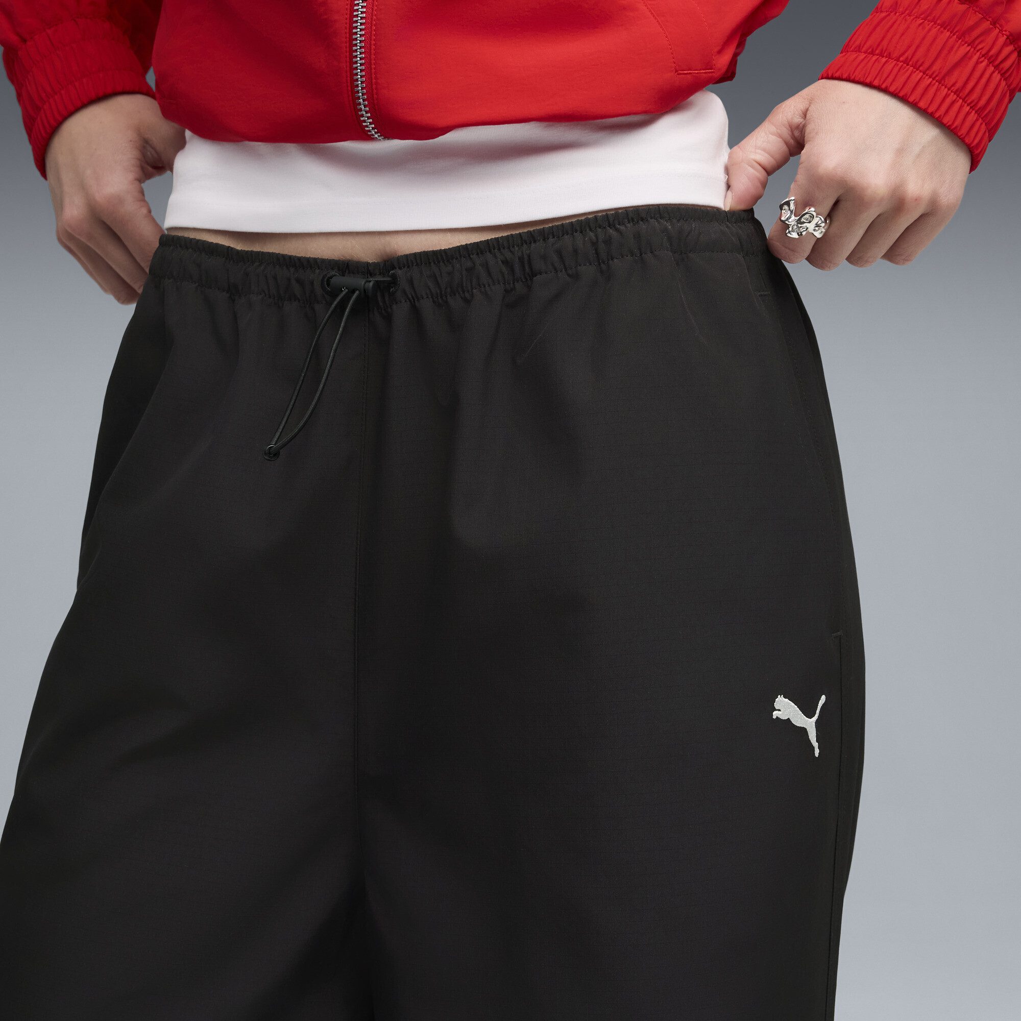 PUMA Sporthose Wardrobe Essentials Gewebte Parachute-Hose Damen