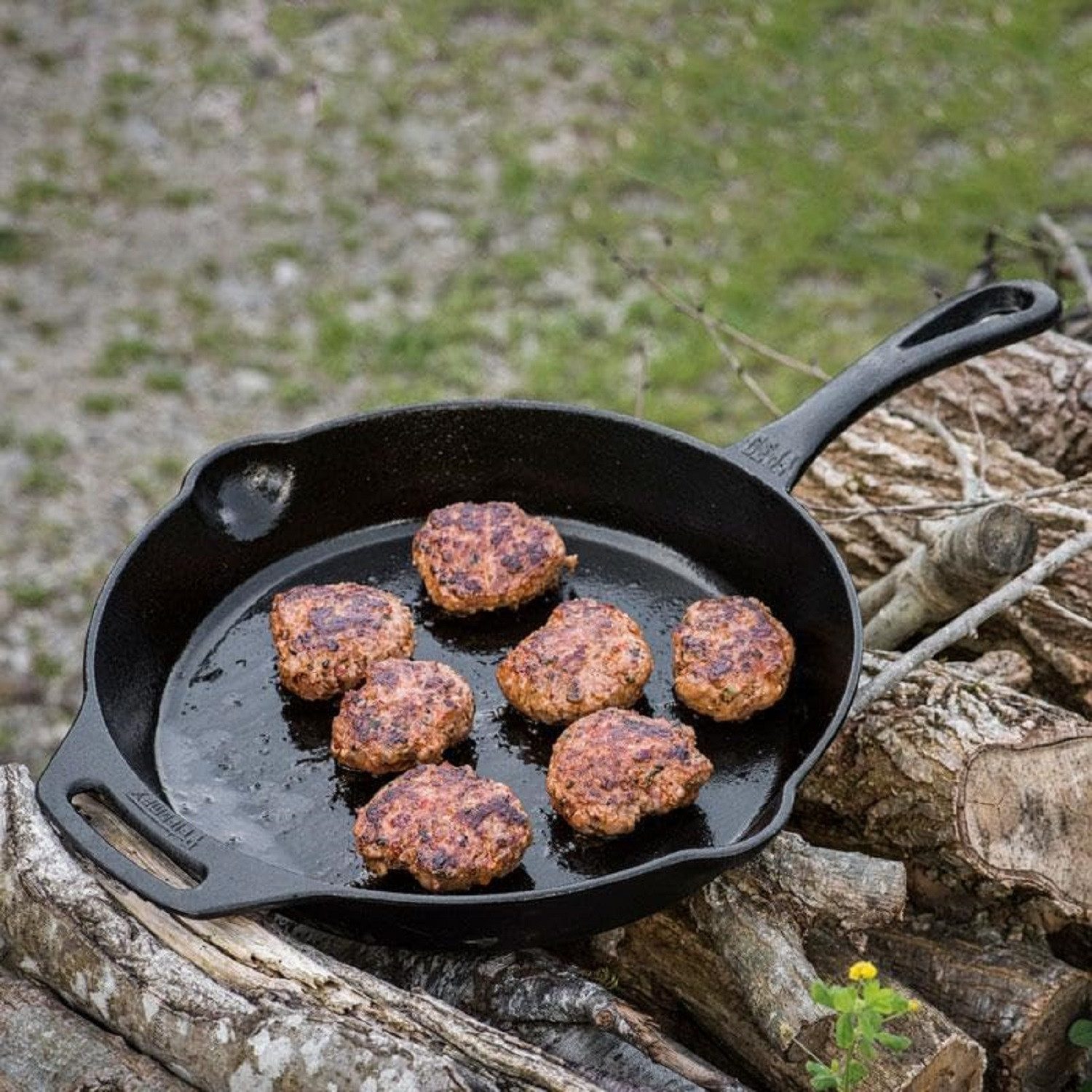 Petromax Grillpfanne Petromax Feuerpfanne mit Stiel Pfanne aus Gusseisen 25 cm