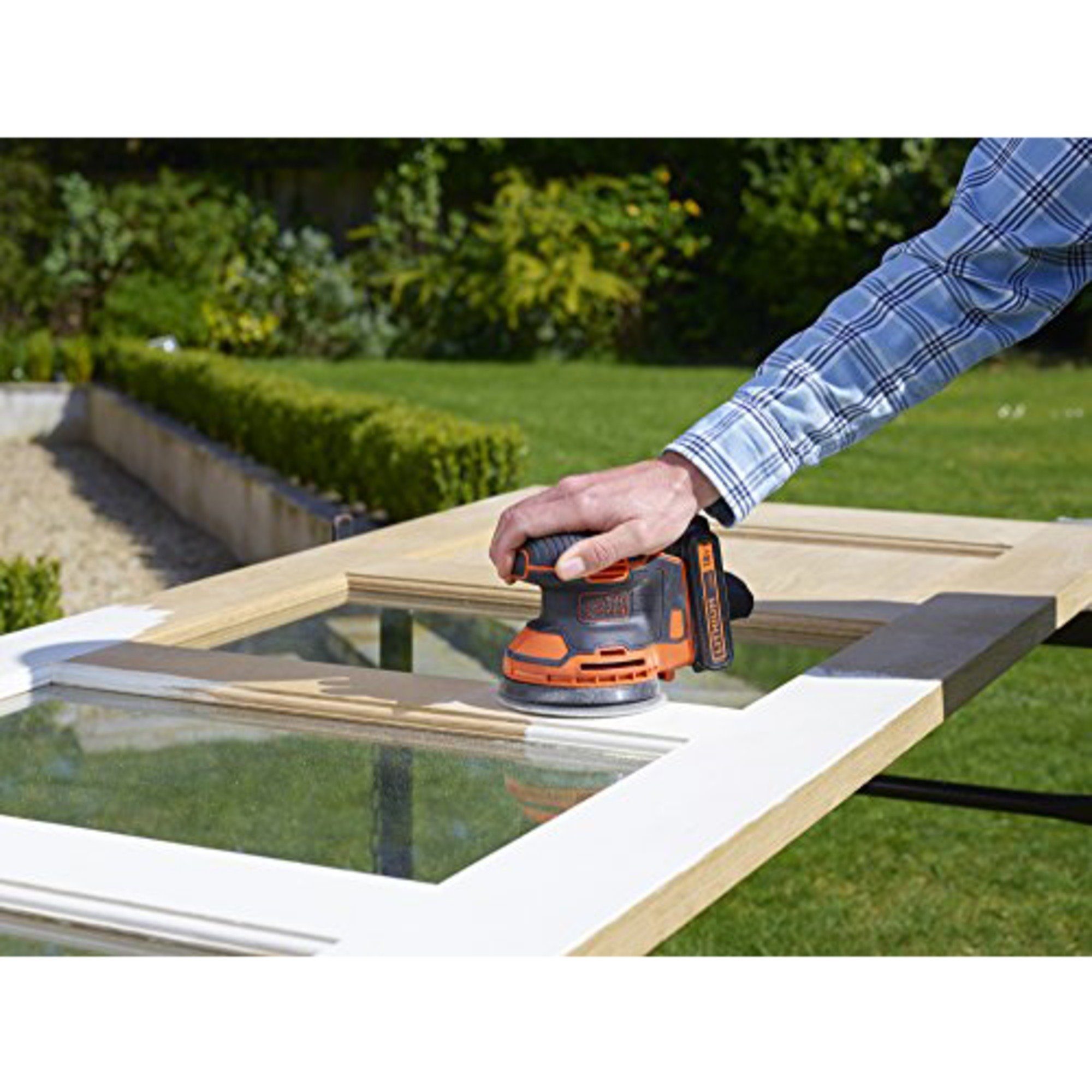 Black + Decker Exzenterschleifer BLACK+DECKER Akku-Exzenterschleifer BDCROS18-QW