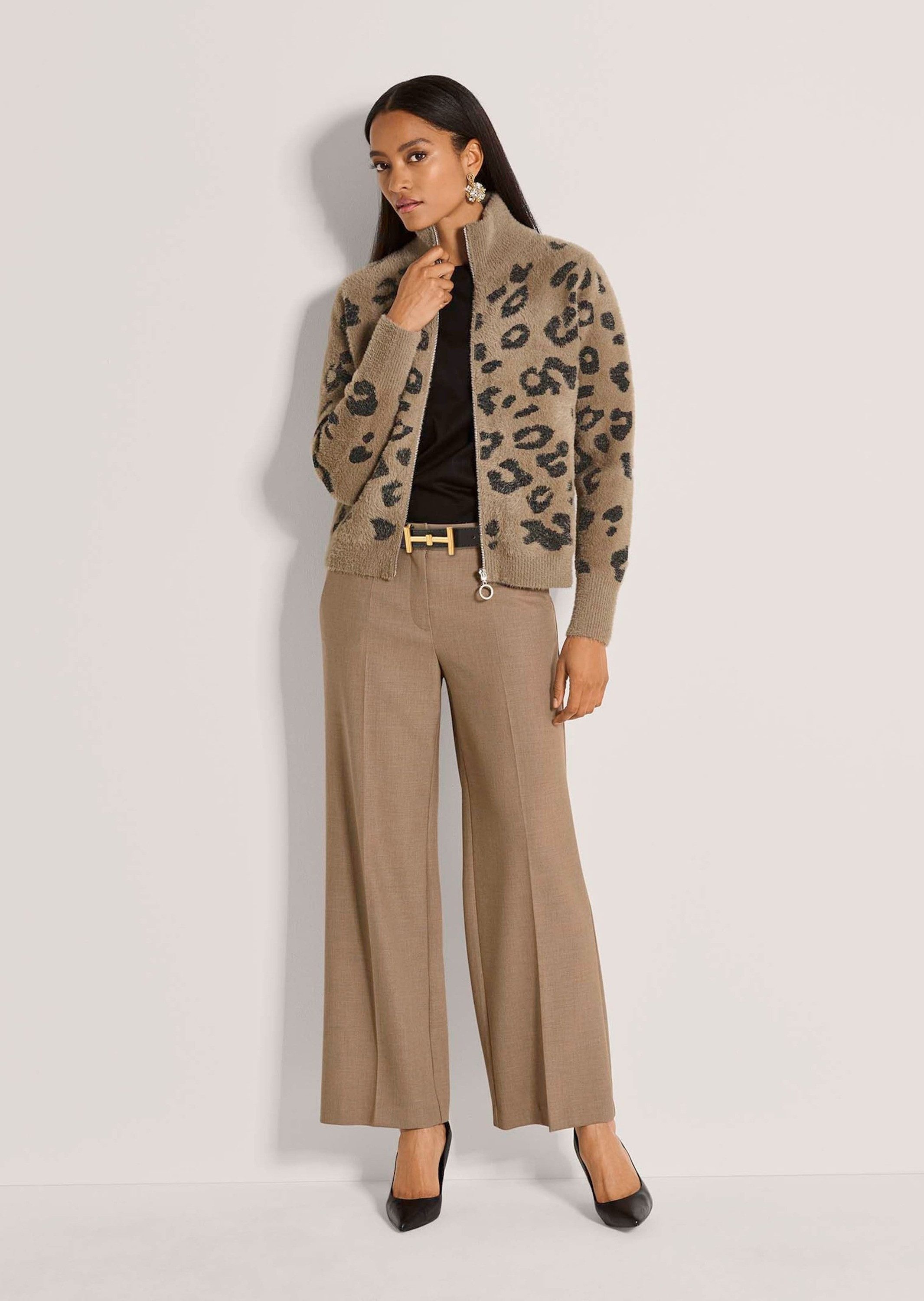 MADELEINE Strickjacke Strickblouson mit Leopardenmuster Lässig-cooler Trend-Look mit hohem Stehkragen