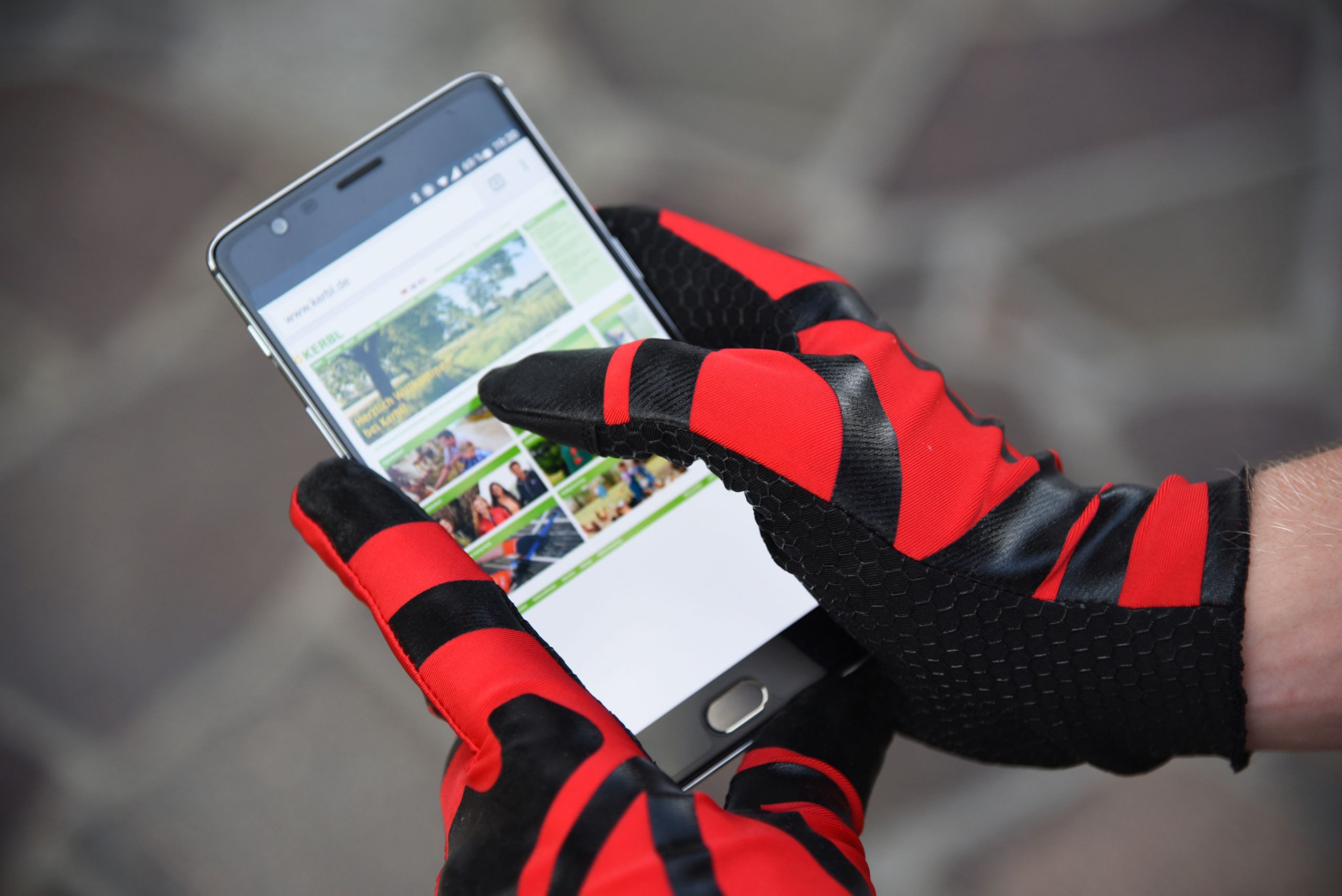 Kerbl Gartenhandschuhe Active Helios Arbeitshandschuhe (2-St) Perfekte Passform / Touchscreen-fähig