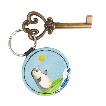 Mr. & Mrs. Panda Schlüsselanhänger Pinguin Surfer - Eisblau - Geschenk, Schlüsselanhänger, Taschenanhäng (1-tlg), Robuste Eleganz