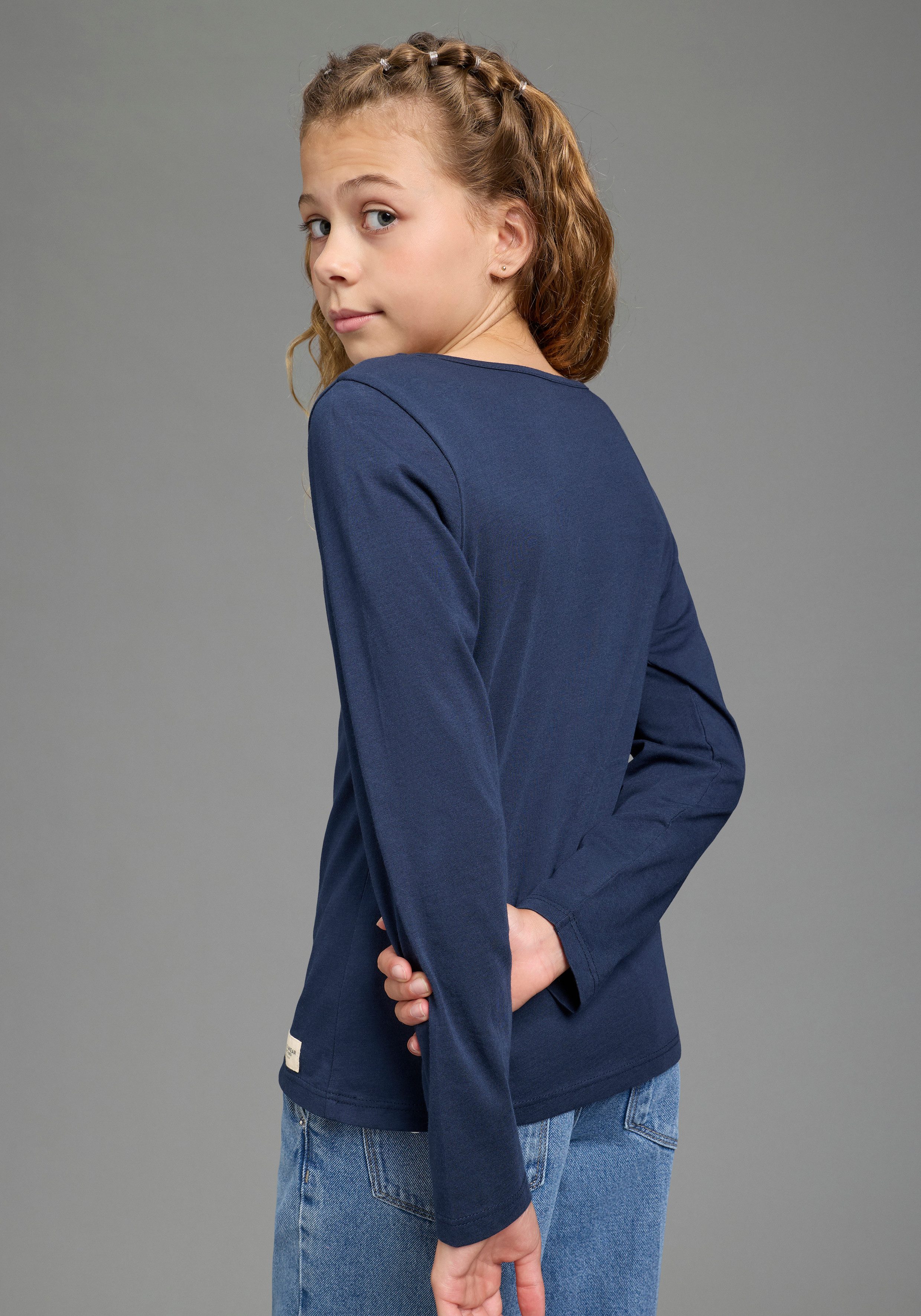 H.I.S Langarmshirt H.I.S Shirt mit kleiner Deko-Schleife Langarmshirt hüftlange Basic-Passform, Langarm, modischer Stil – Bild 2 von 5