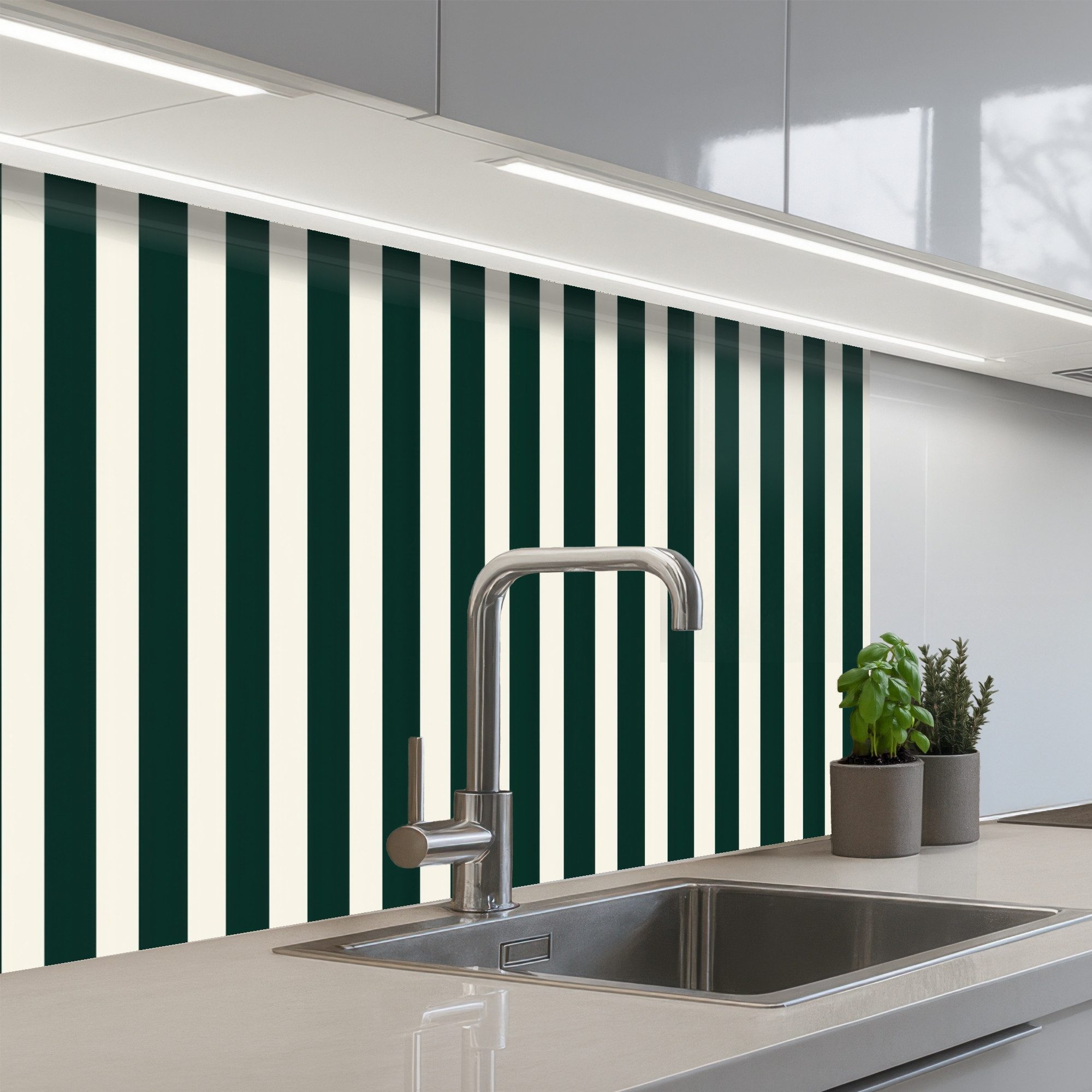 KitchenYeah Küchenrückwand selbstklebend (keine Folie) Streifen - Klassisch - Grün, (1-tlg), Spritzschutz, Küche, Rückwand, Küchenwand, Küchenfront, 80x60 cm