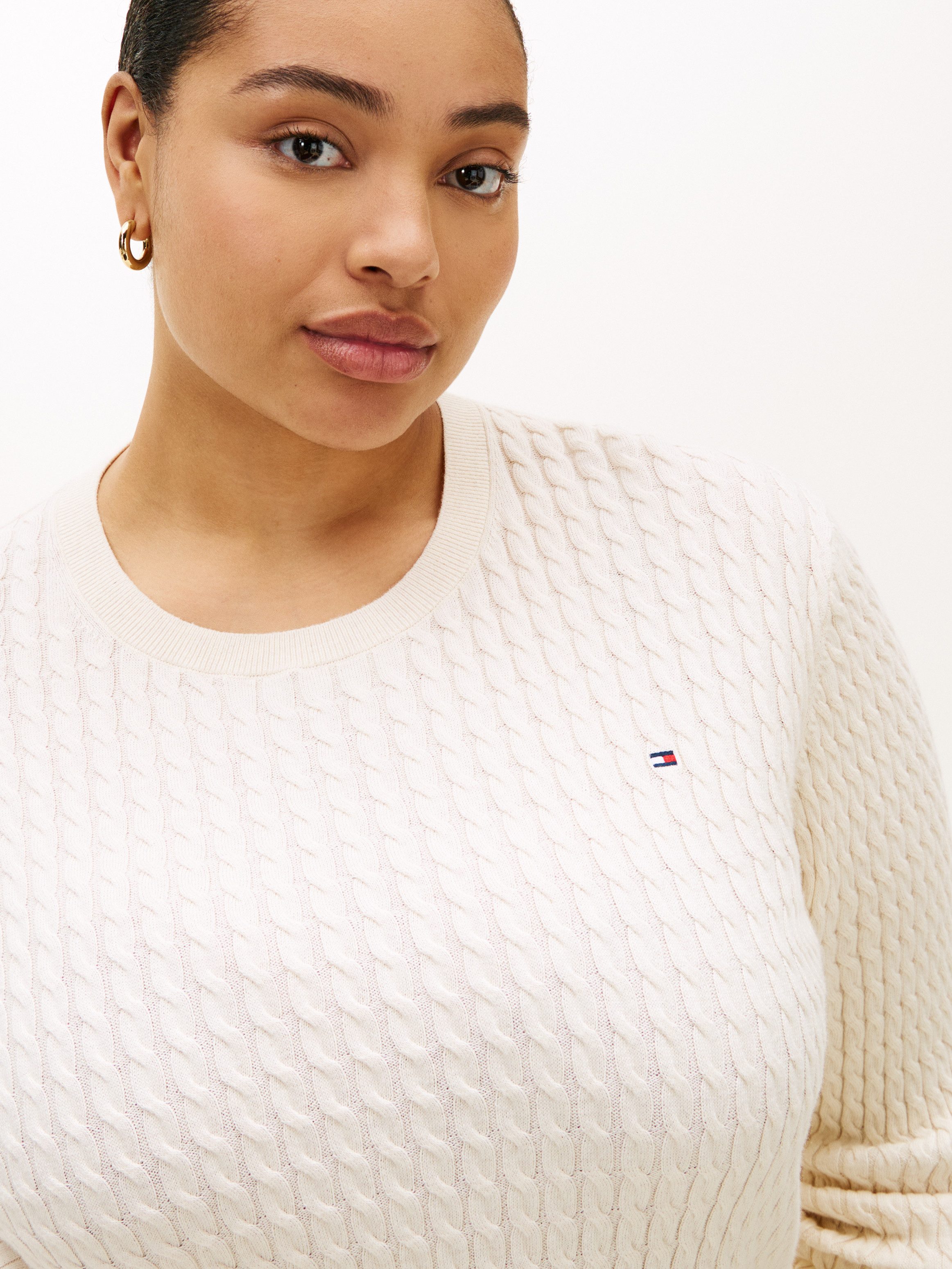 Tommy Hilfiger Curve Rundhalspullover CRV CO CABLE FINE GG CNK SWEATER in großen Größen, mit Zopfmuster