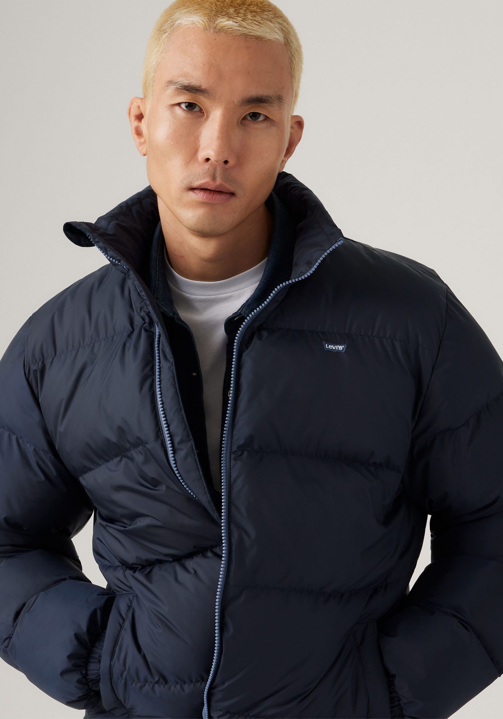 Levi's® Steppjacke PIEDMONT SHORT PUFFER mit Reißverschluss und Stehkragen – Bild 4 von 5